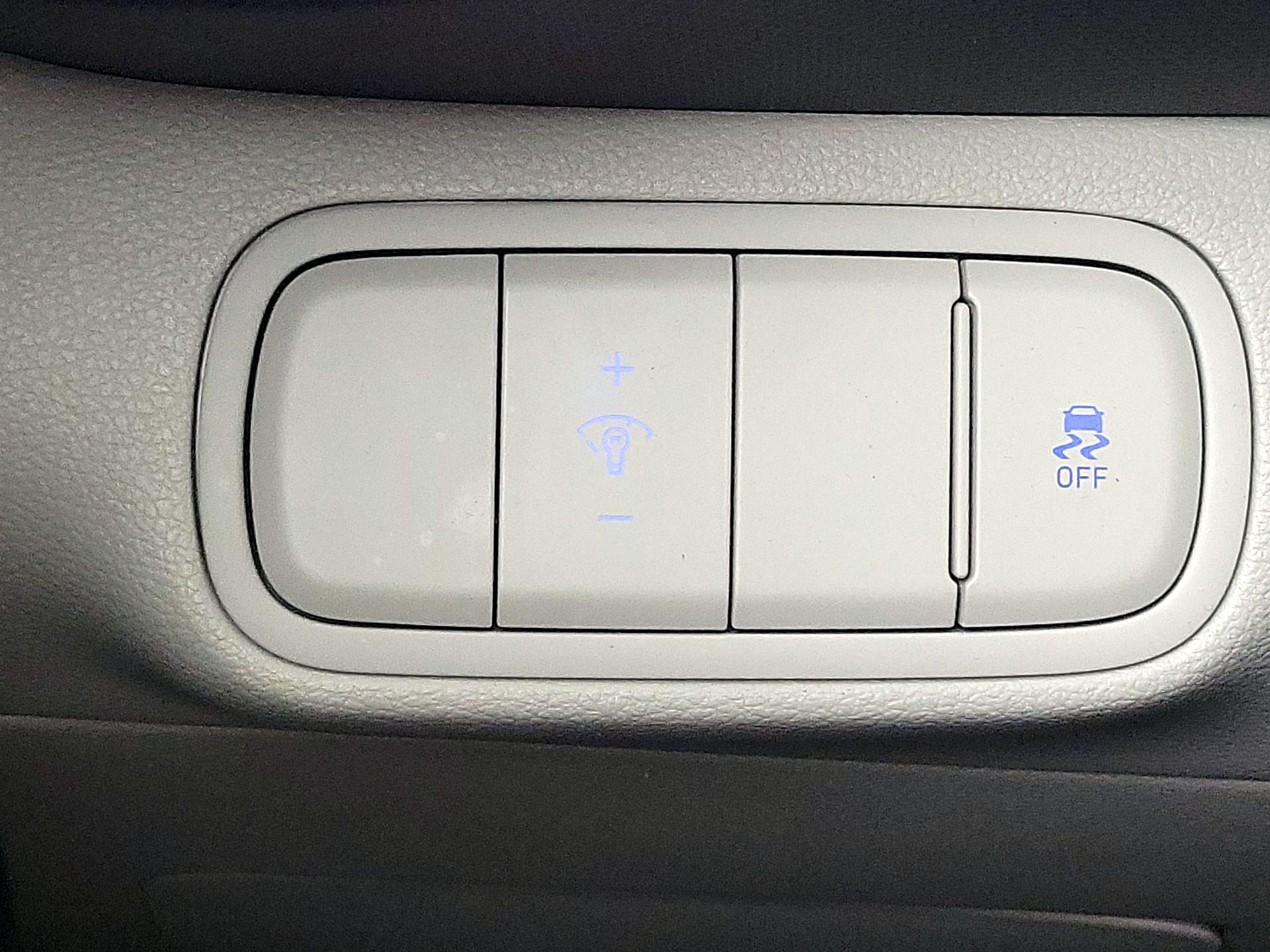 Thumbnail: 2023 Hyundai Venue - 13