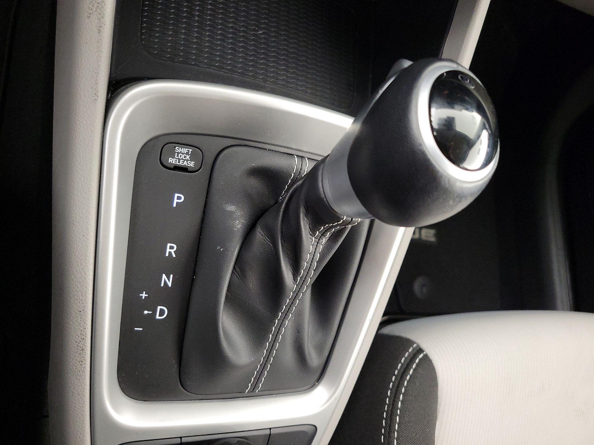 Thumbnail: 2023 Hyundai Venue - 17