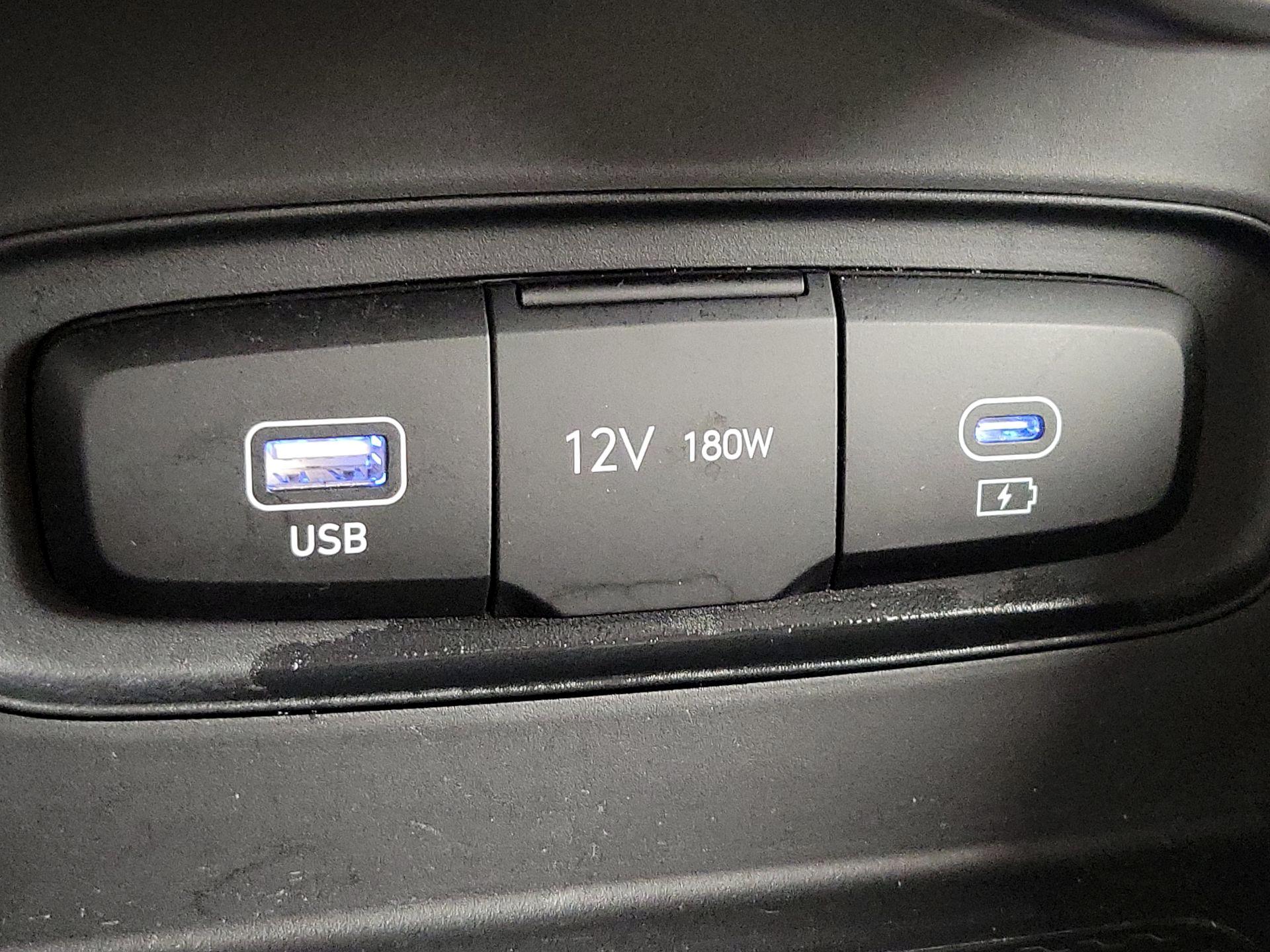 Thumbnail: 2023 Hyundai Venue - 18