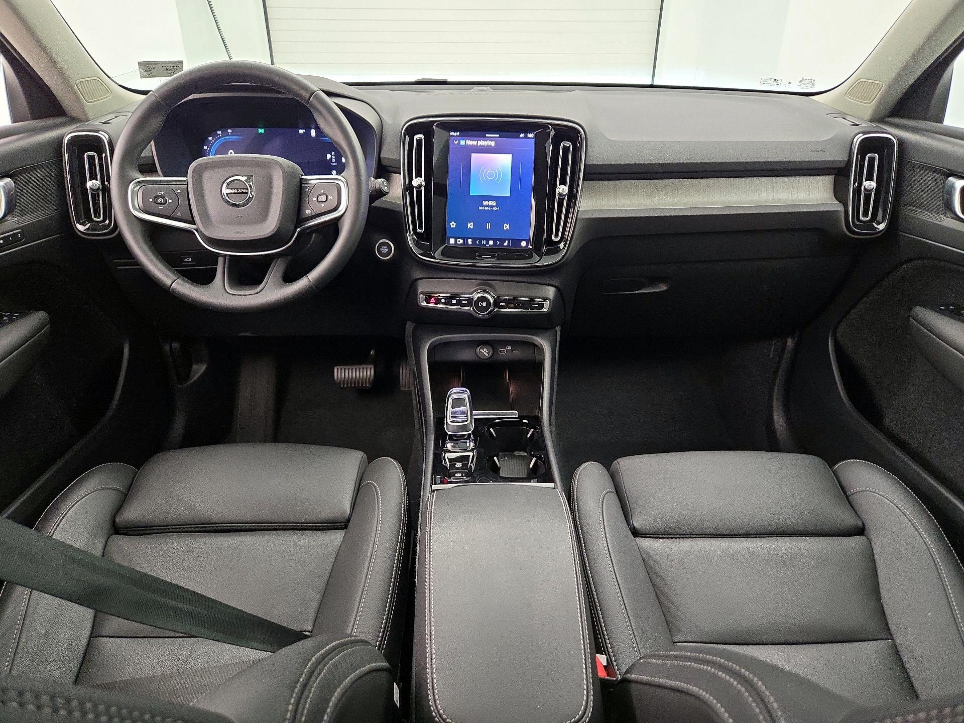 Thumbnail: 2024 Volvo XC40 - 9