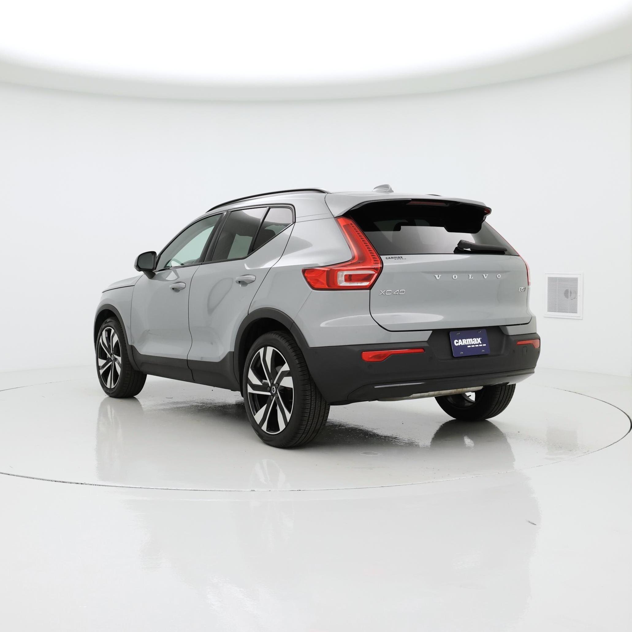 Thumbnail: 2024 Volvo XC40 - 2