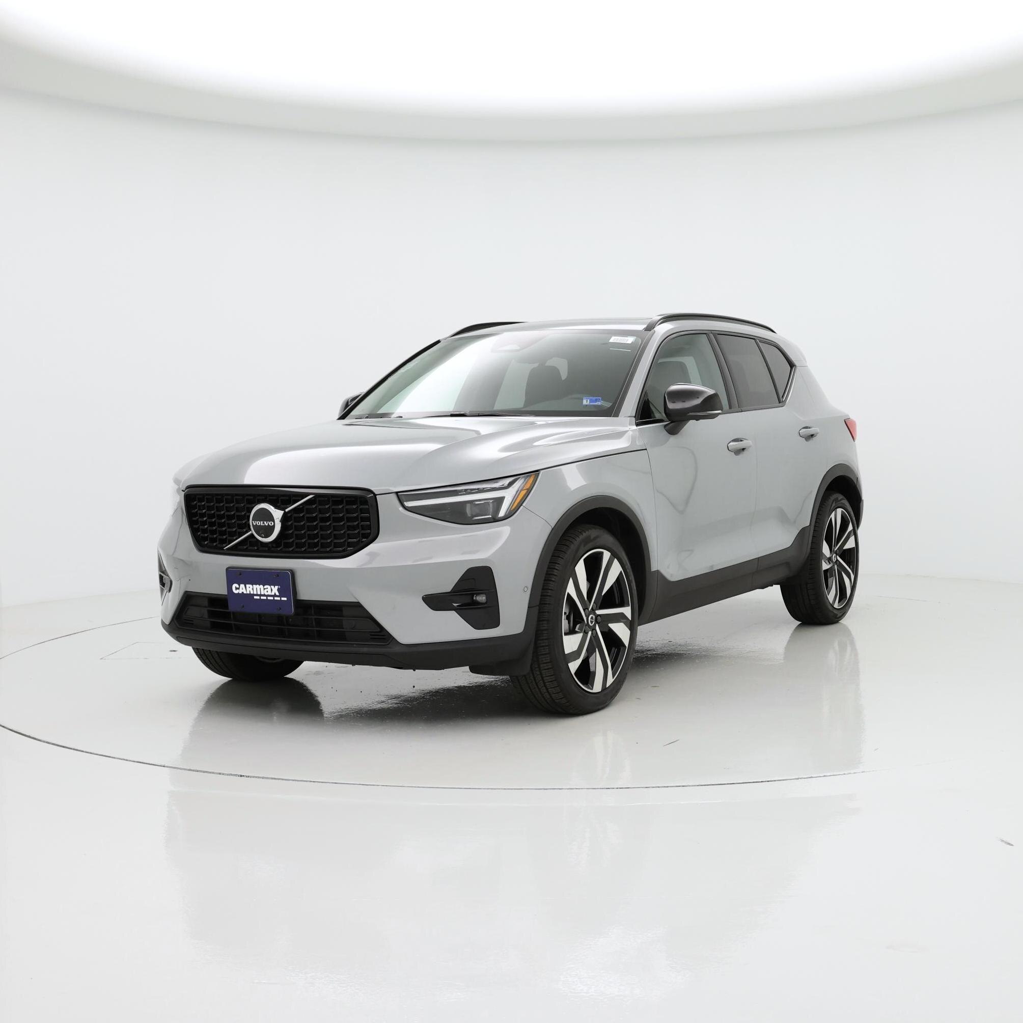 Thumbnail: 2024 Volvo XC40 - 4