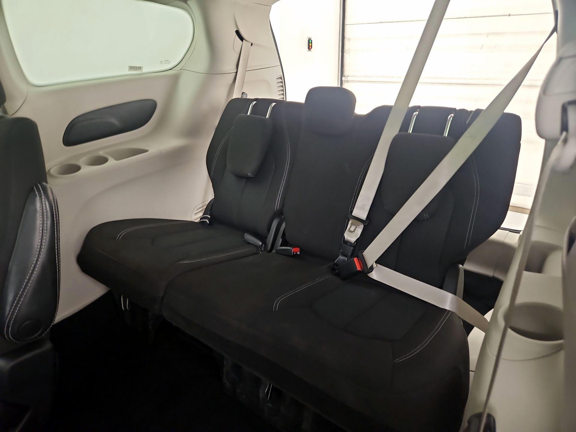 Thumbnail: 2023 Chrysler Voyager - 20