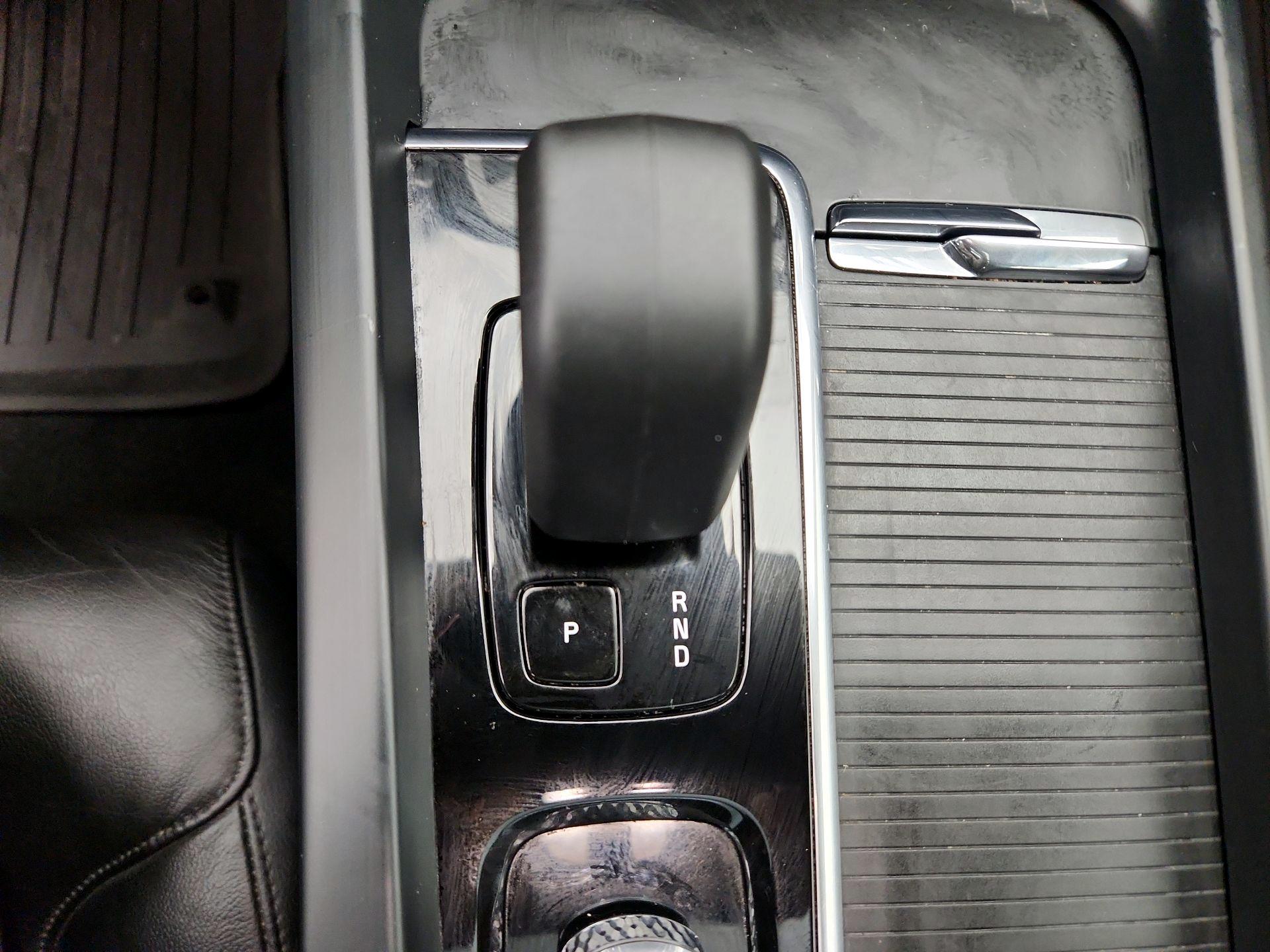 Thumbnail: 2023 Volvo S60 - 17