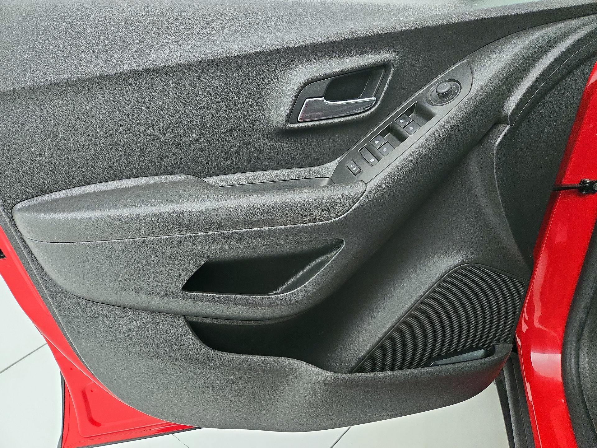 Thumbnail: 2020 Chevrolet Trax - 12