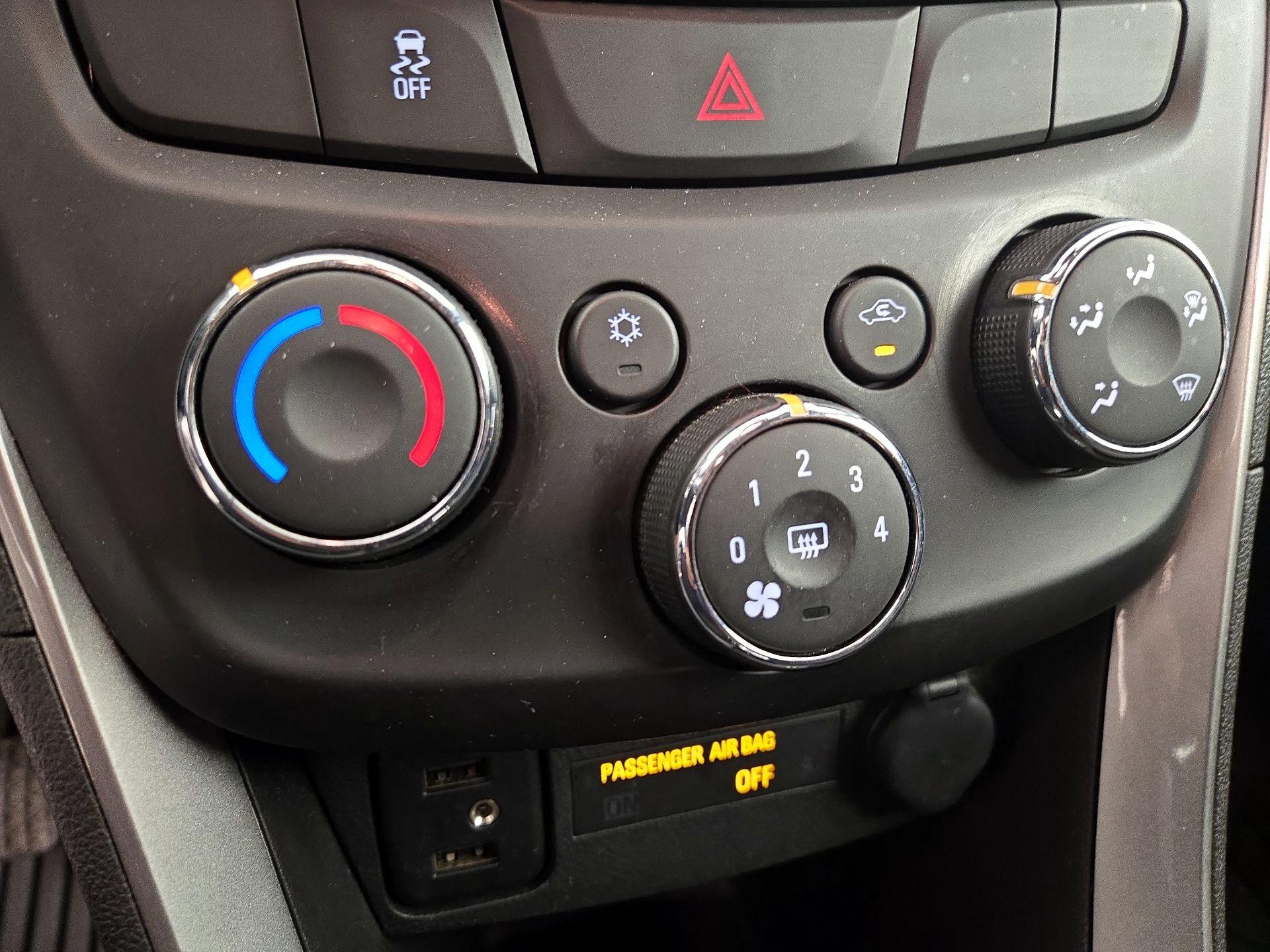 Thumbnail: 2020 Chevrolet Trax - 16