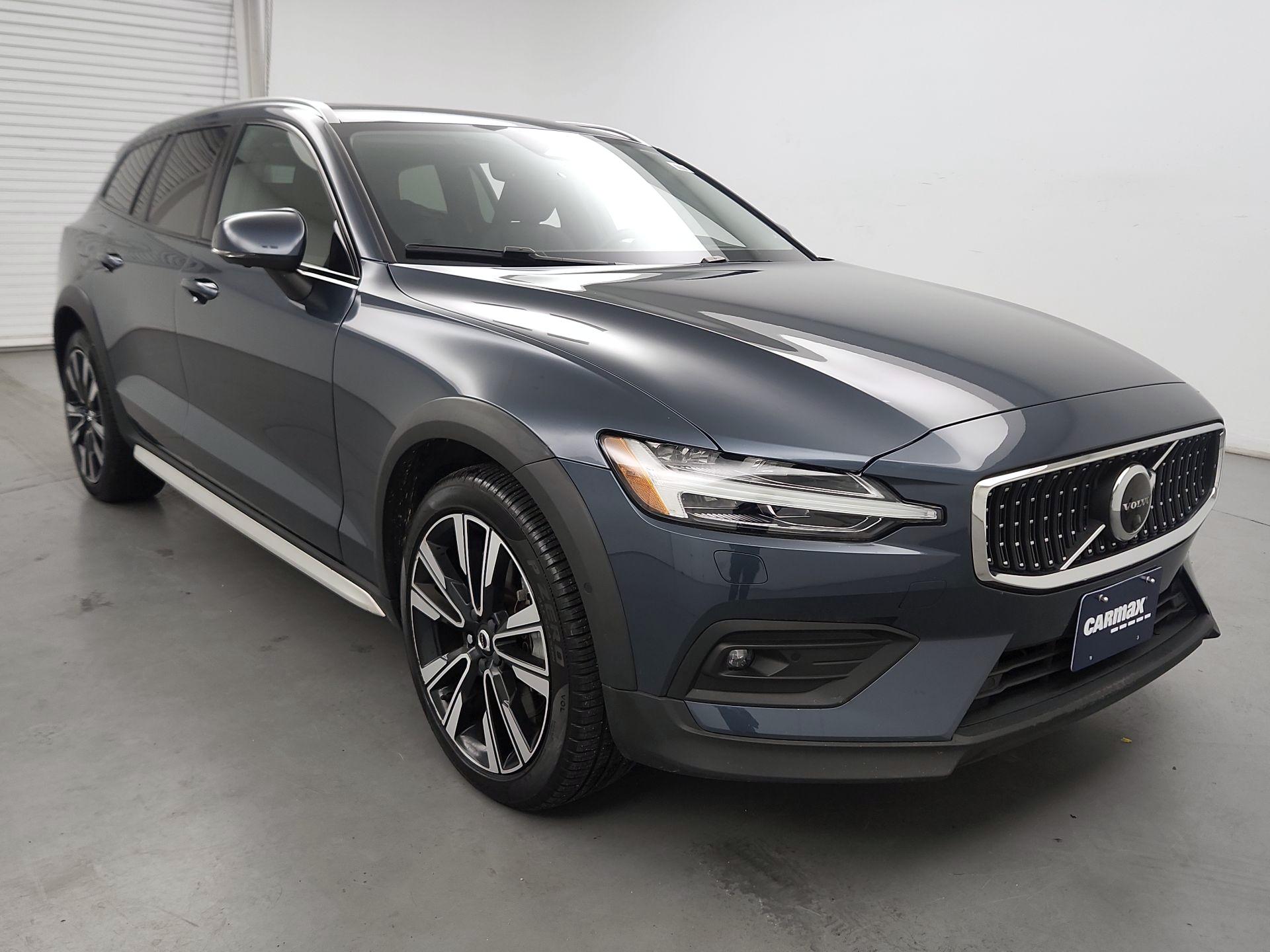 Thumbnail: 2023 Volvo S60 - 1