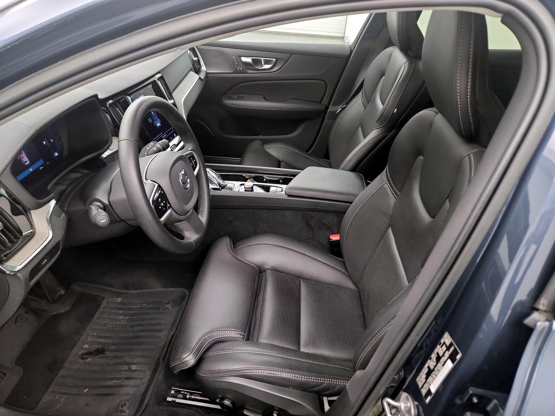 Thumbnail: 2023 Volvo S60 - 9