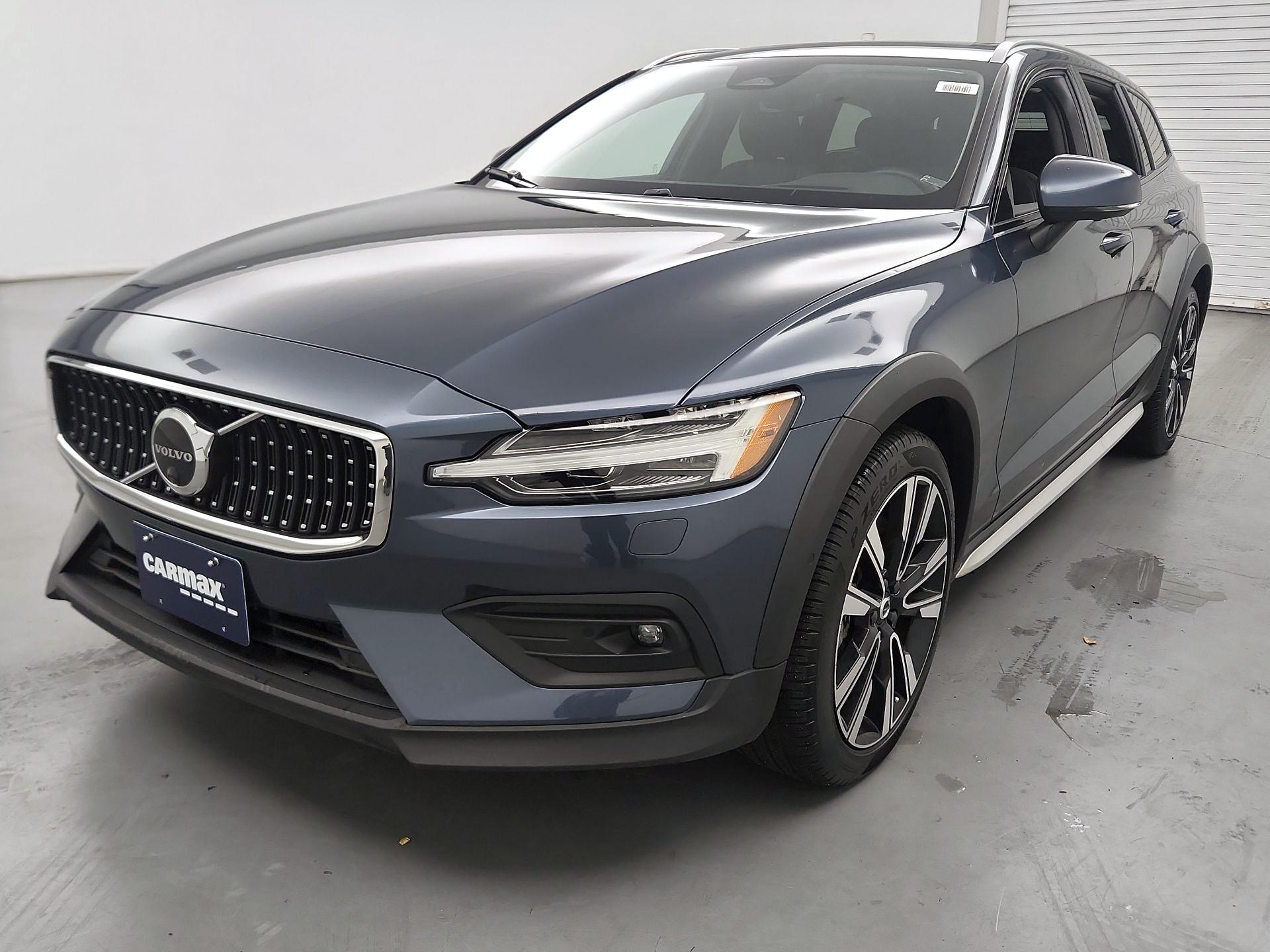 Thumbnail: 2023 Volvo S60 - 3