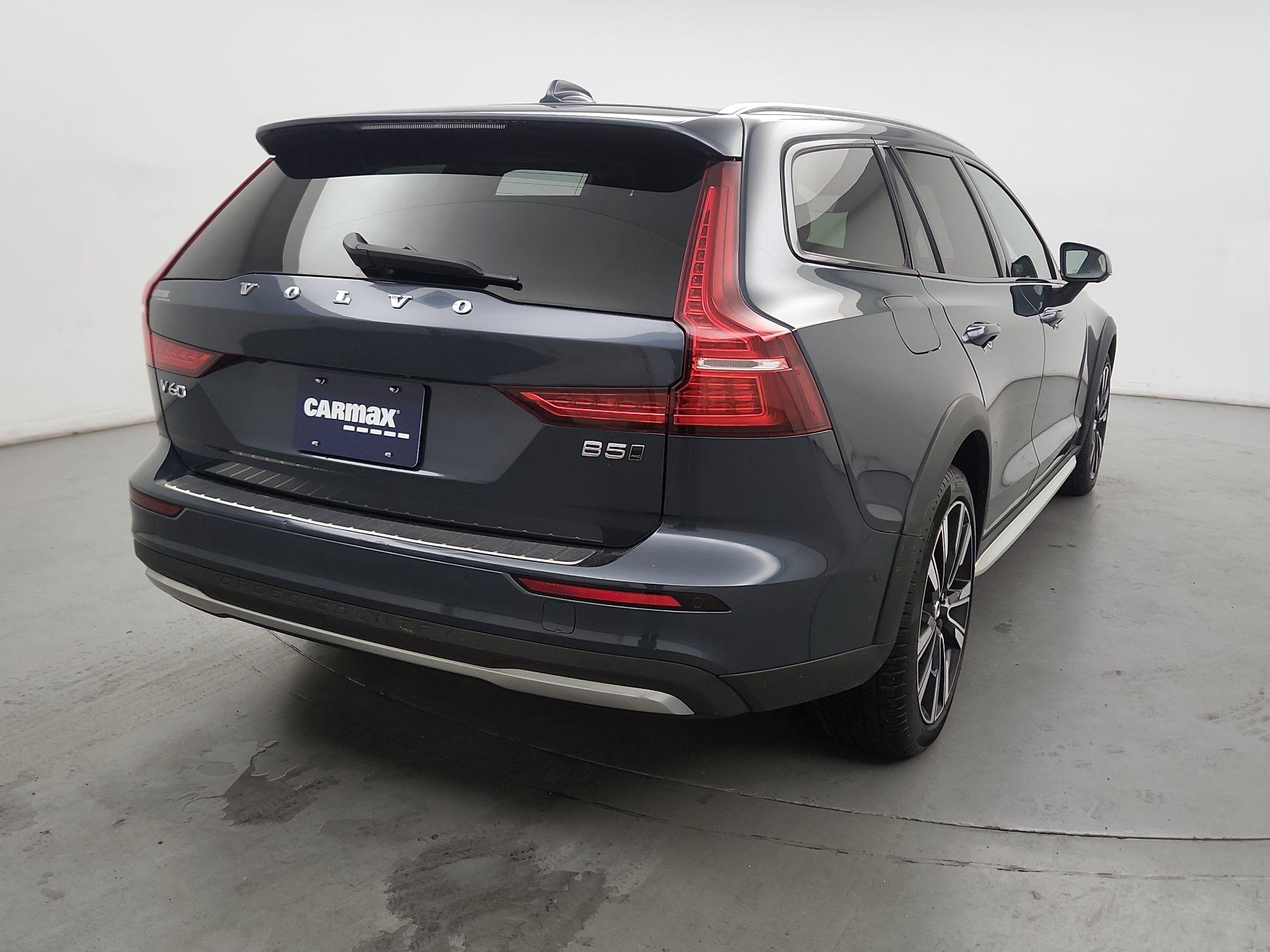 Thumbnail: 2023 Volvo S60 - 5