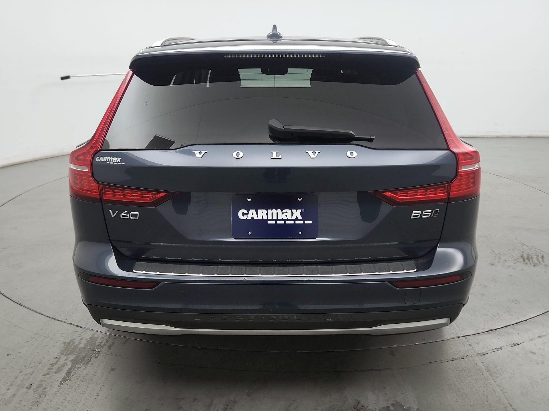 Thumbnail: 2023 Volvo S60 - 6