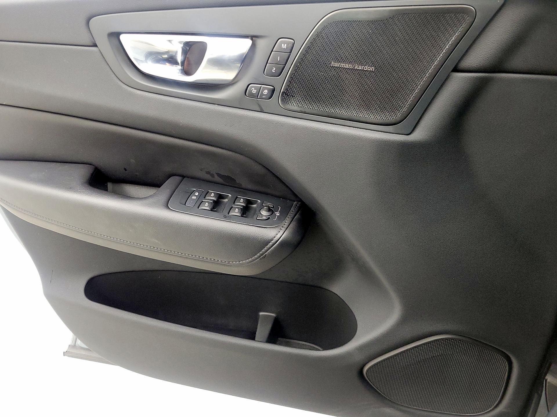 Thumbnail: 2023 Volvo XC60 - 12