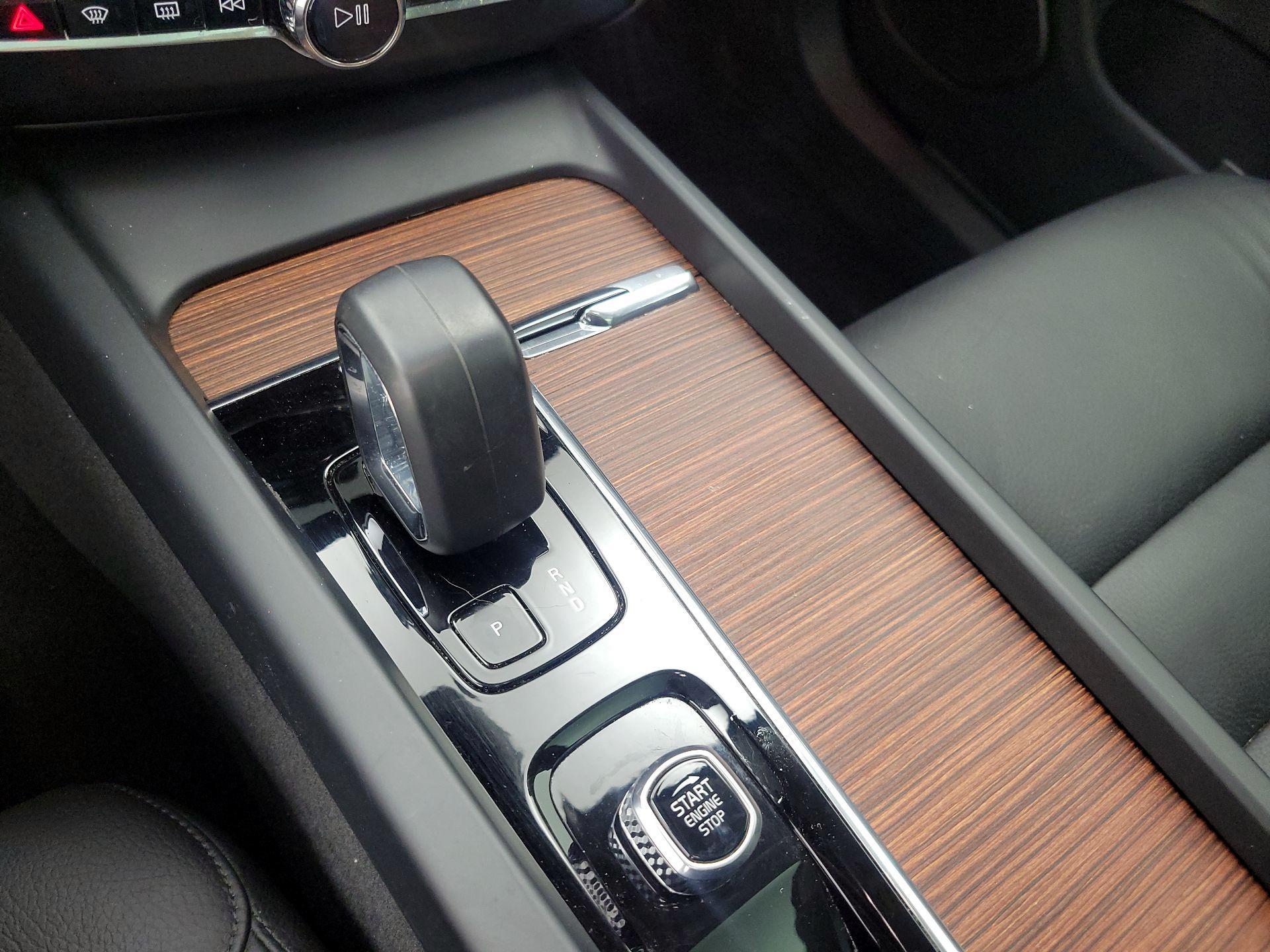 Thumbnail: 2023 Volvo XC60 - 17