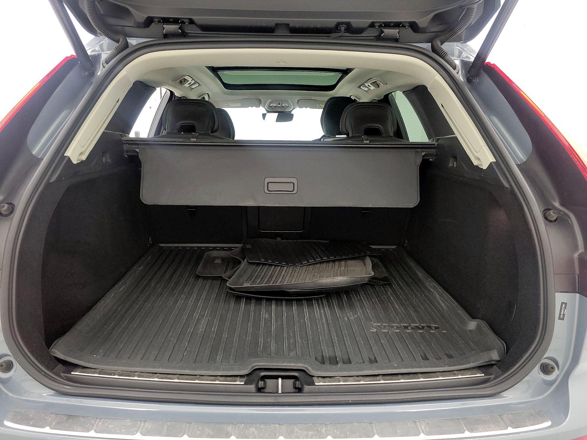 Thumbnail: 2023 Volvo XC60 - 20