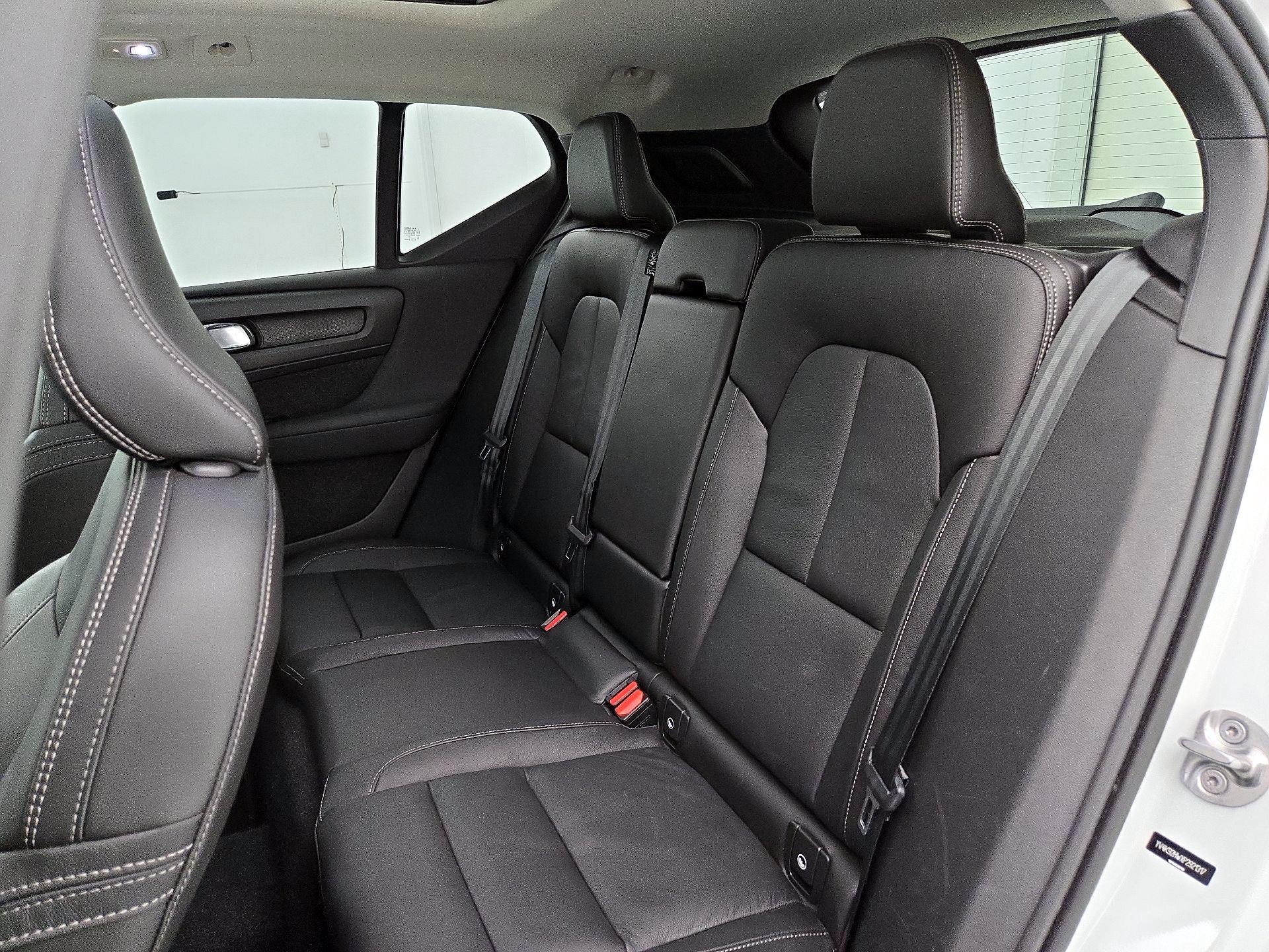 Thumbnail: 2023 Volvo XC40 - 20