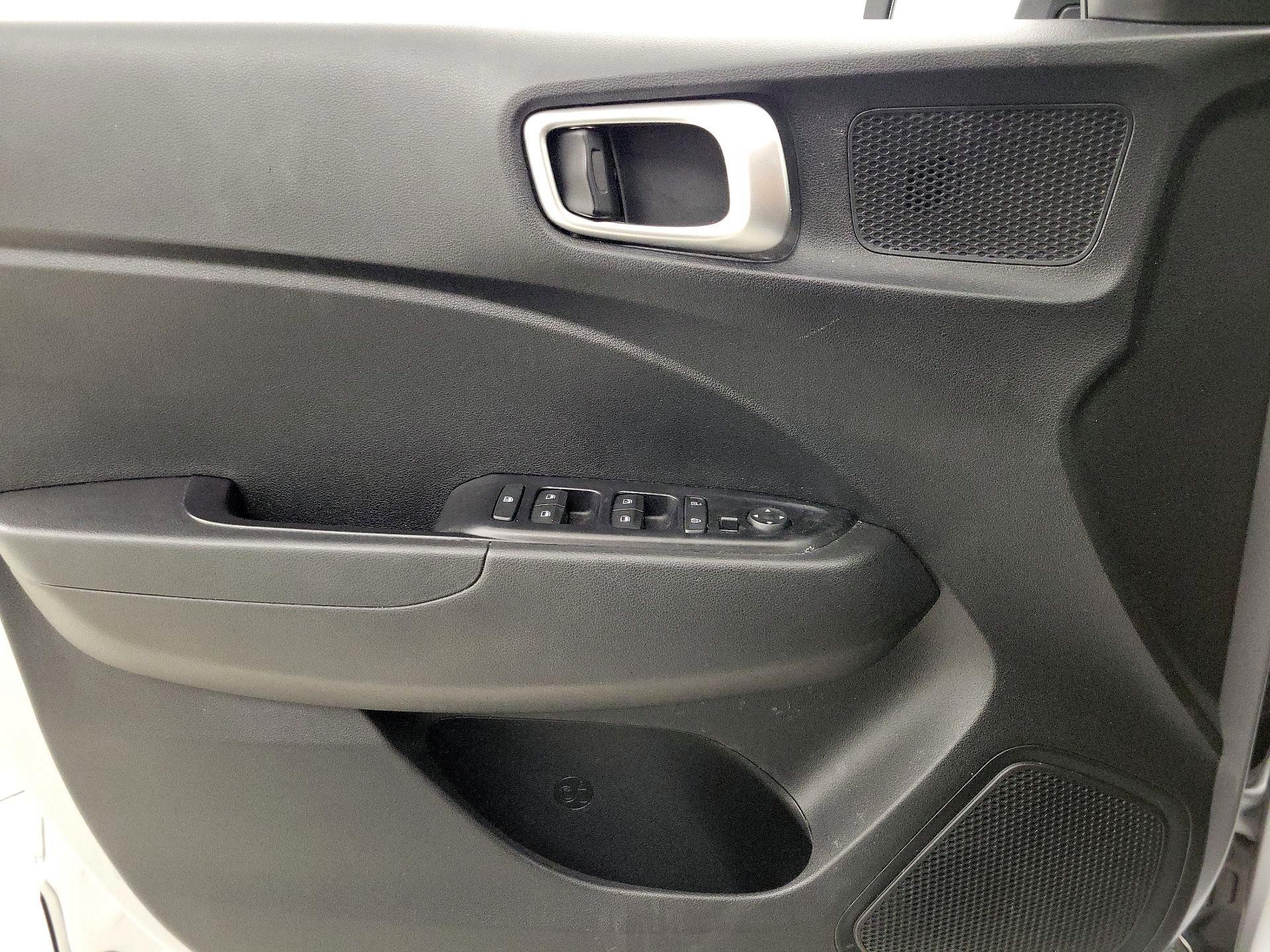 Thumbnail: 2022 Hyundai Venue - 12