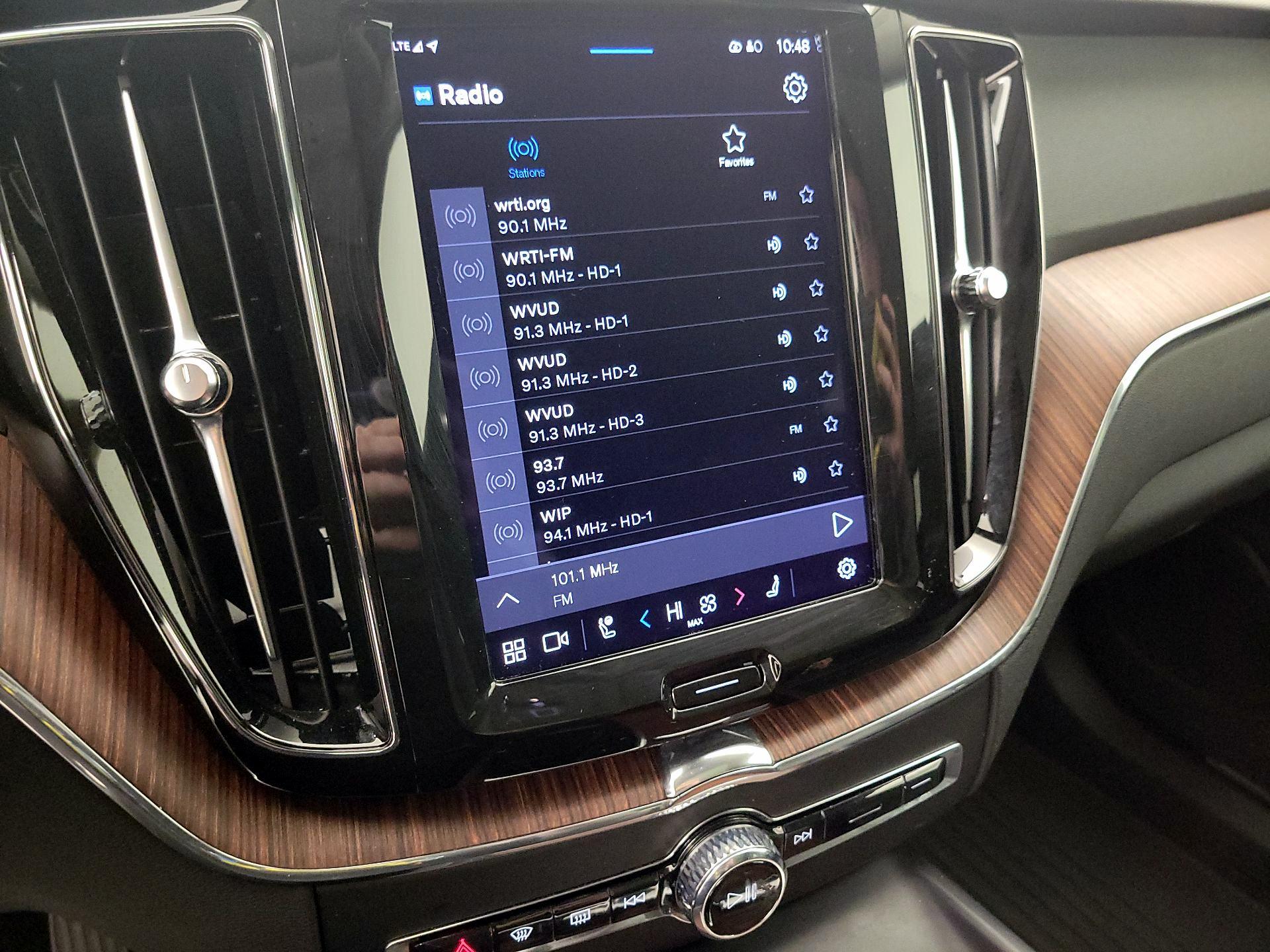 Thumbnail: 2023 Volvo XC60 - 15