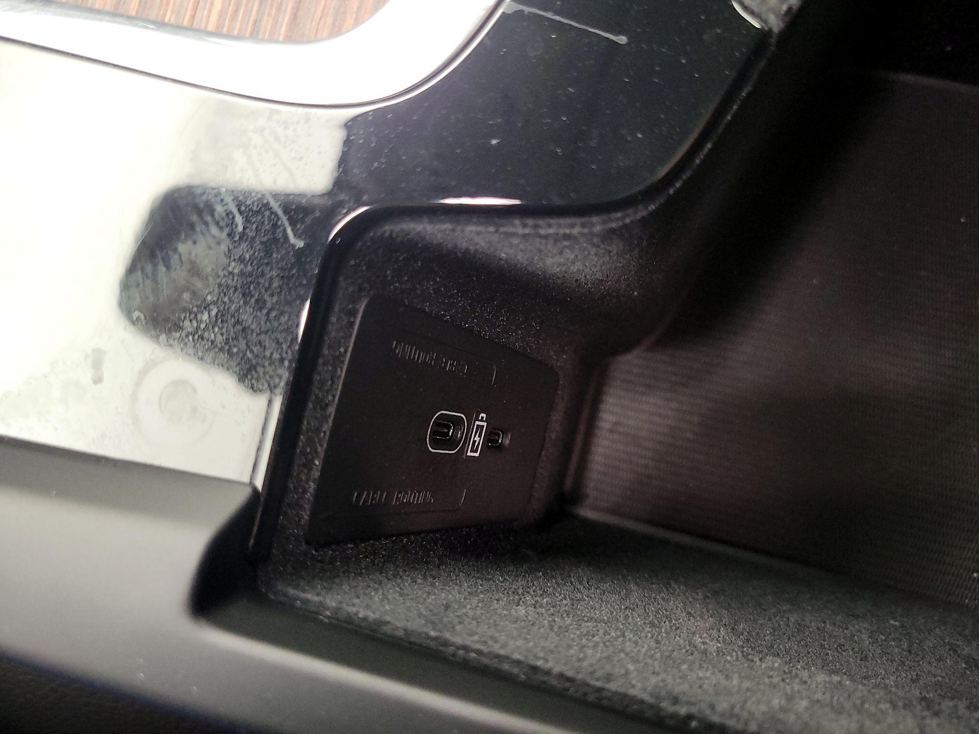 Thumbnail: 2023 Volvo XC60 - 18