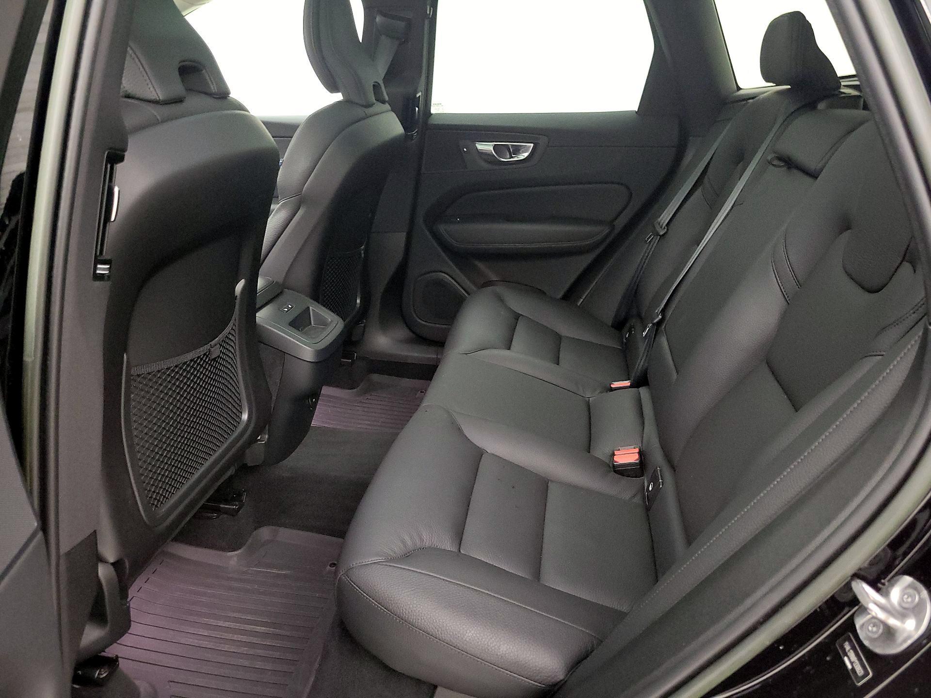 Thumbnail: 2023 Volvo XC60 - 20