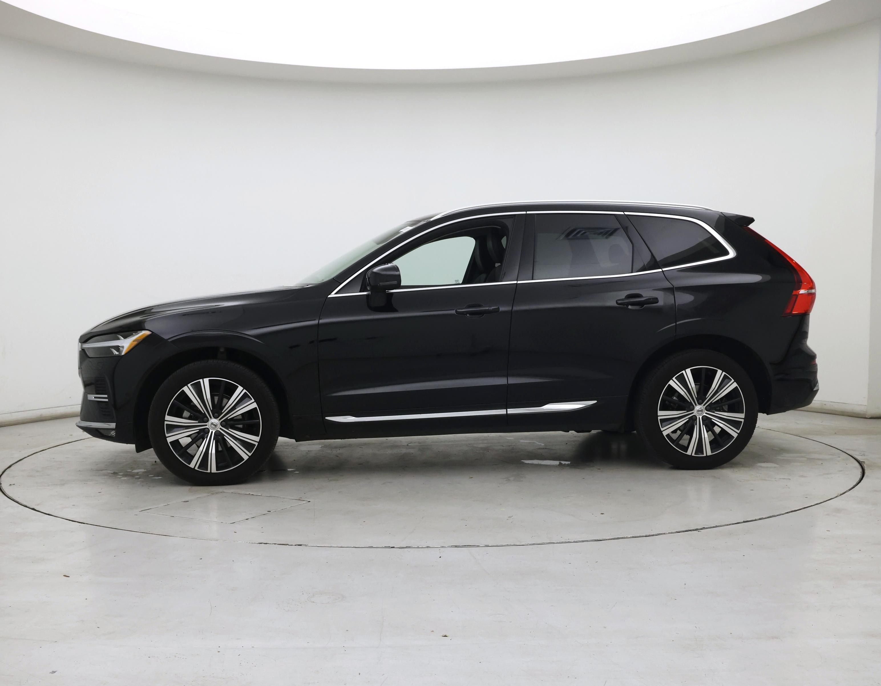Thumbnail: 2023 Volvo XC60 - 3