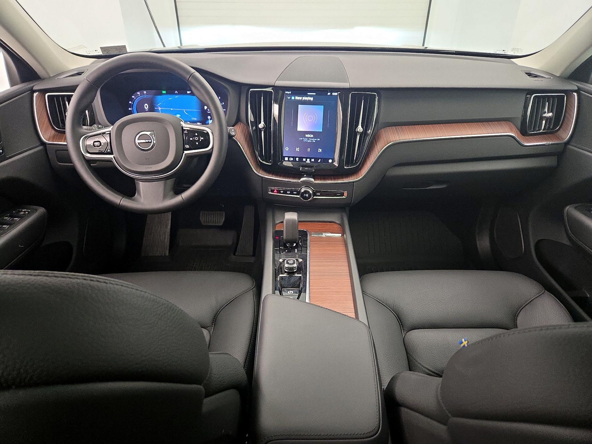 Thumbnail: 2023 Volvo XC60 - 9