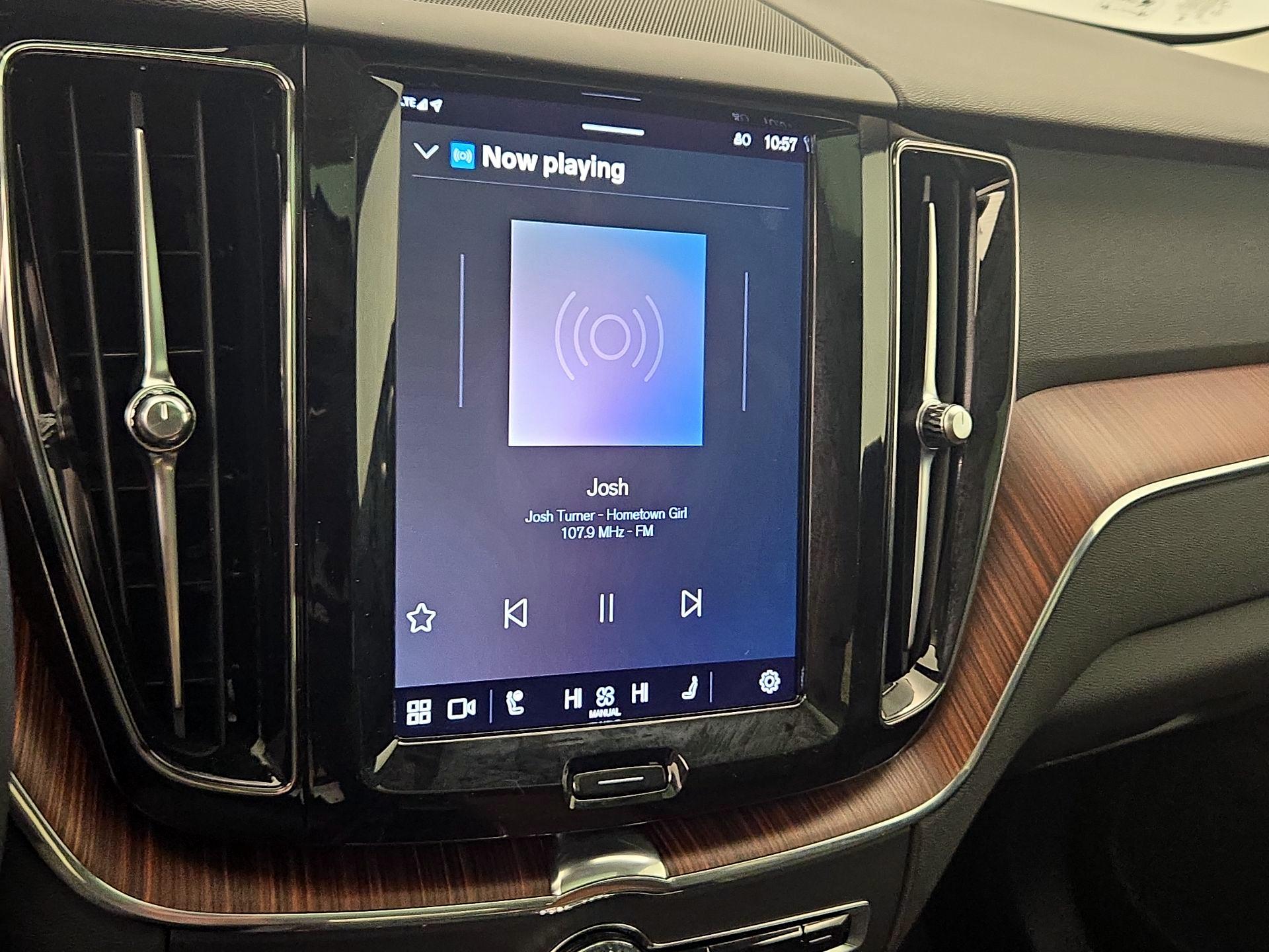 Thumbnail: 2023 Volvo XC60 - 16