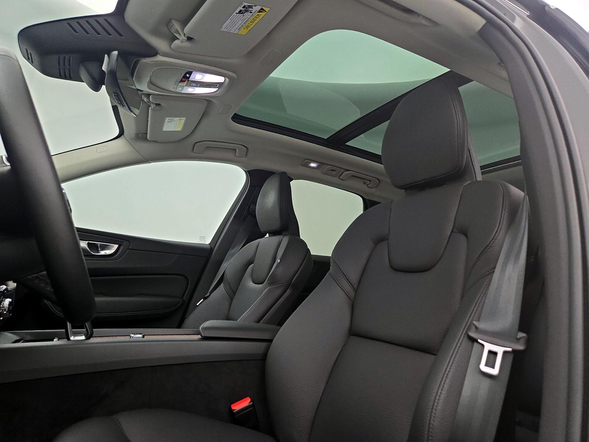 Thumbnail: 2023 Volvo XC60 - 20