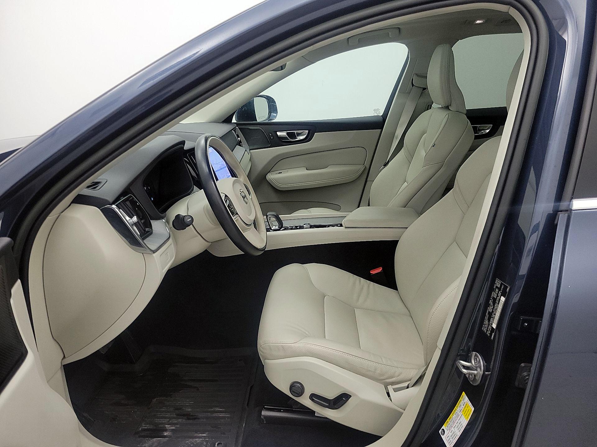 Thumbnail: 2023 Volvo XC60 - 11