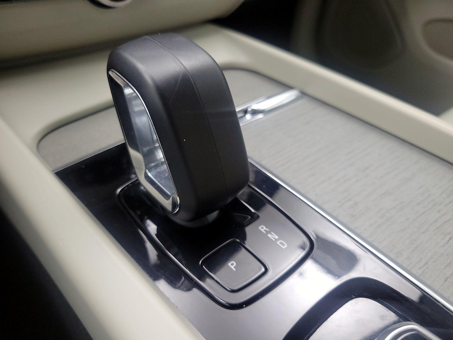 Thumbnail: 2023 Volvo XC60 - 18