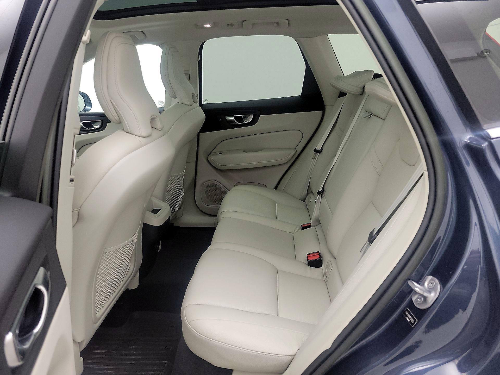 Thumbnail: 2023 Volvo XC60 - 20