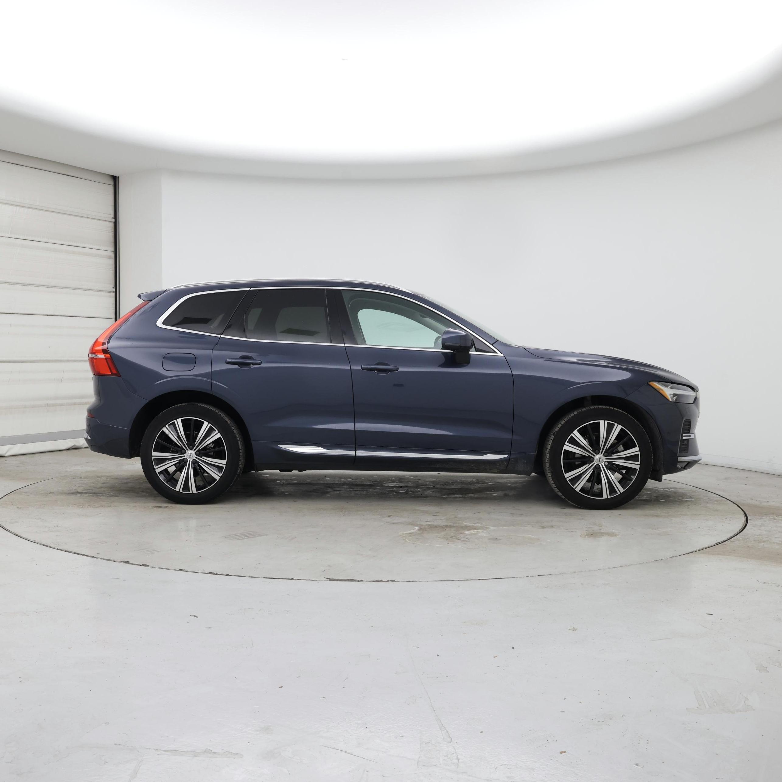 Thumbnail: 2023 Volvo XC60 - 7