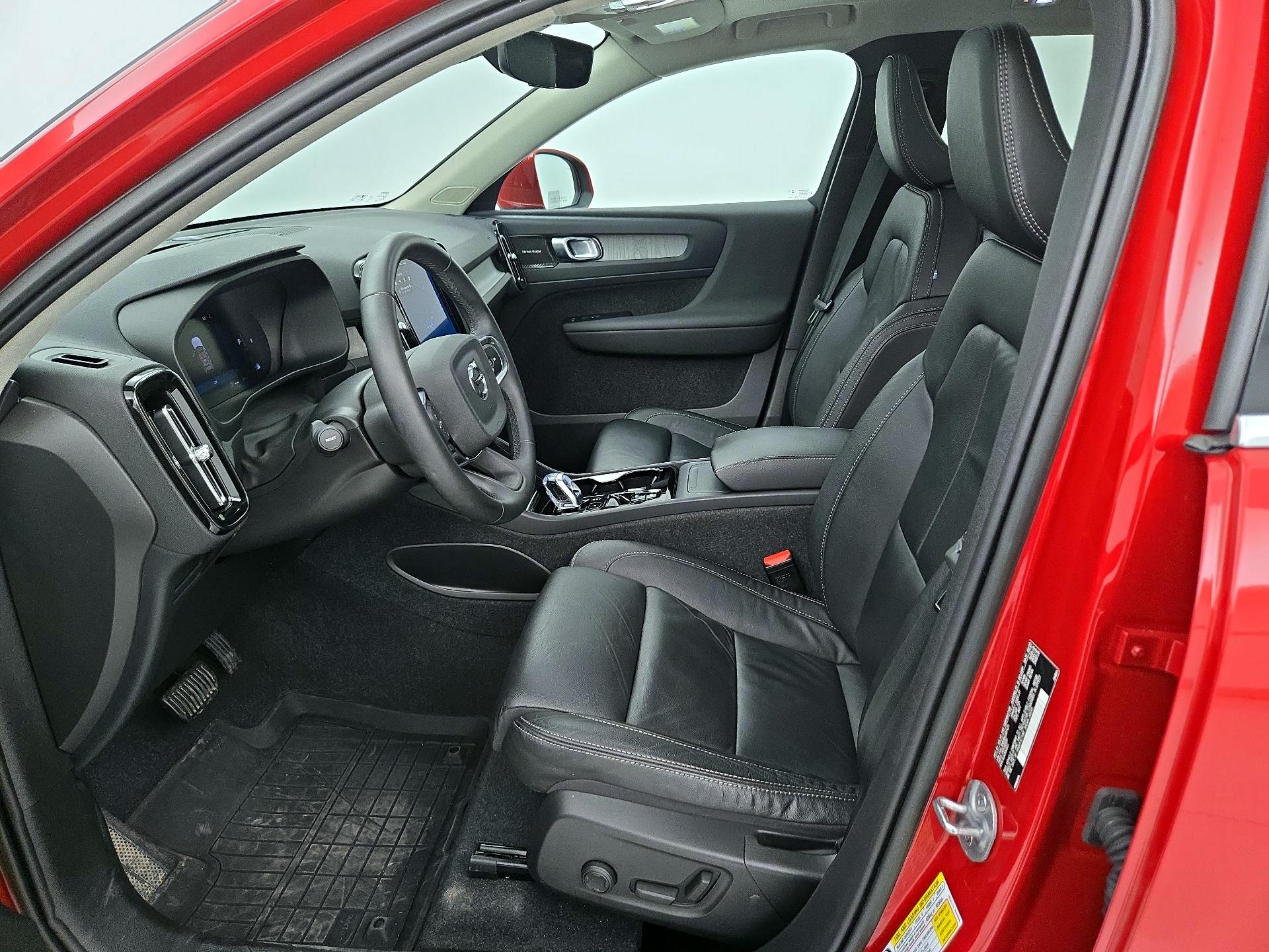 Thumbnail: 2024 Volvo XC40 - 11