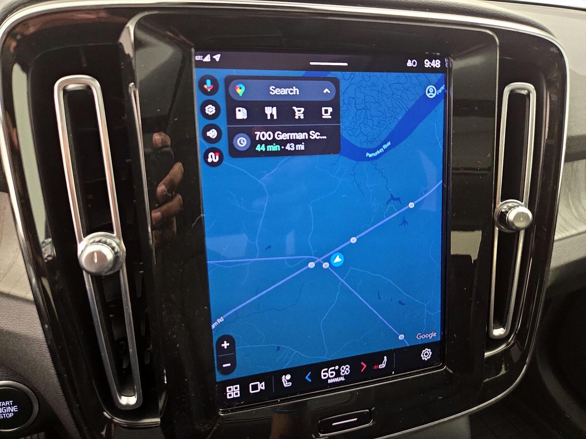 Thumbnail: 2024 Volvo XC40 - 14