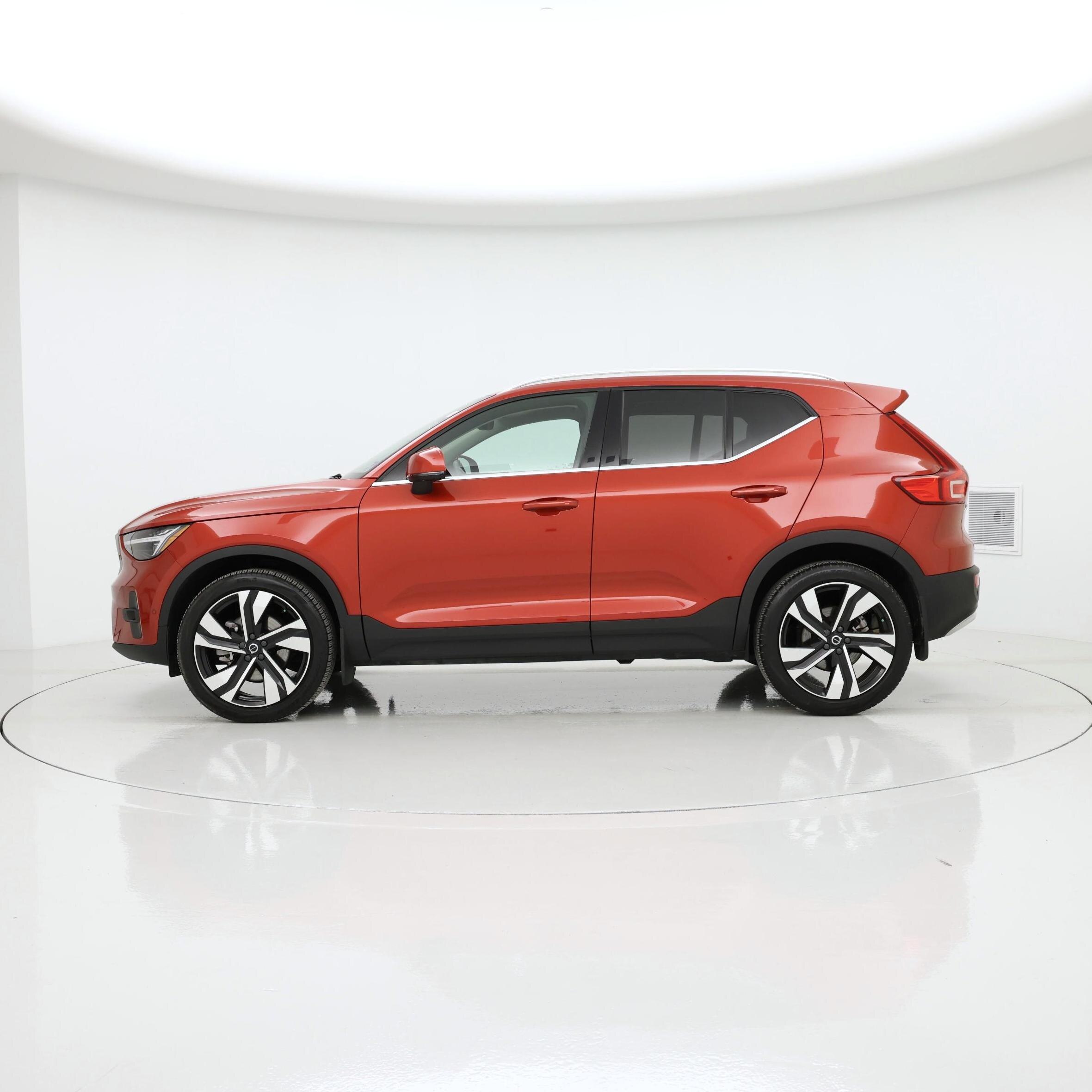 Thumbnail: 2024 Volvo XC40 - 3