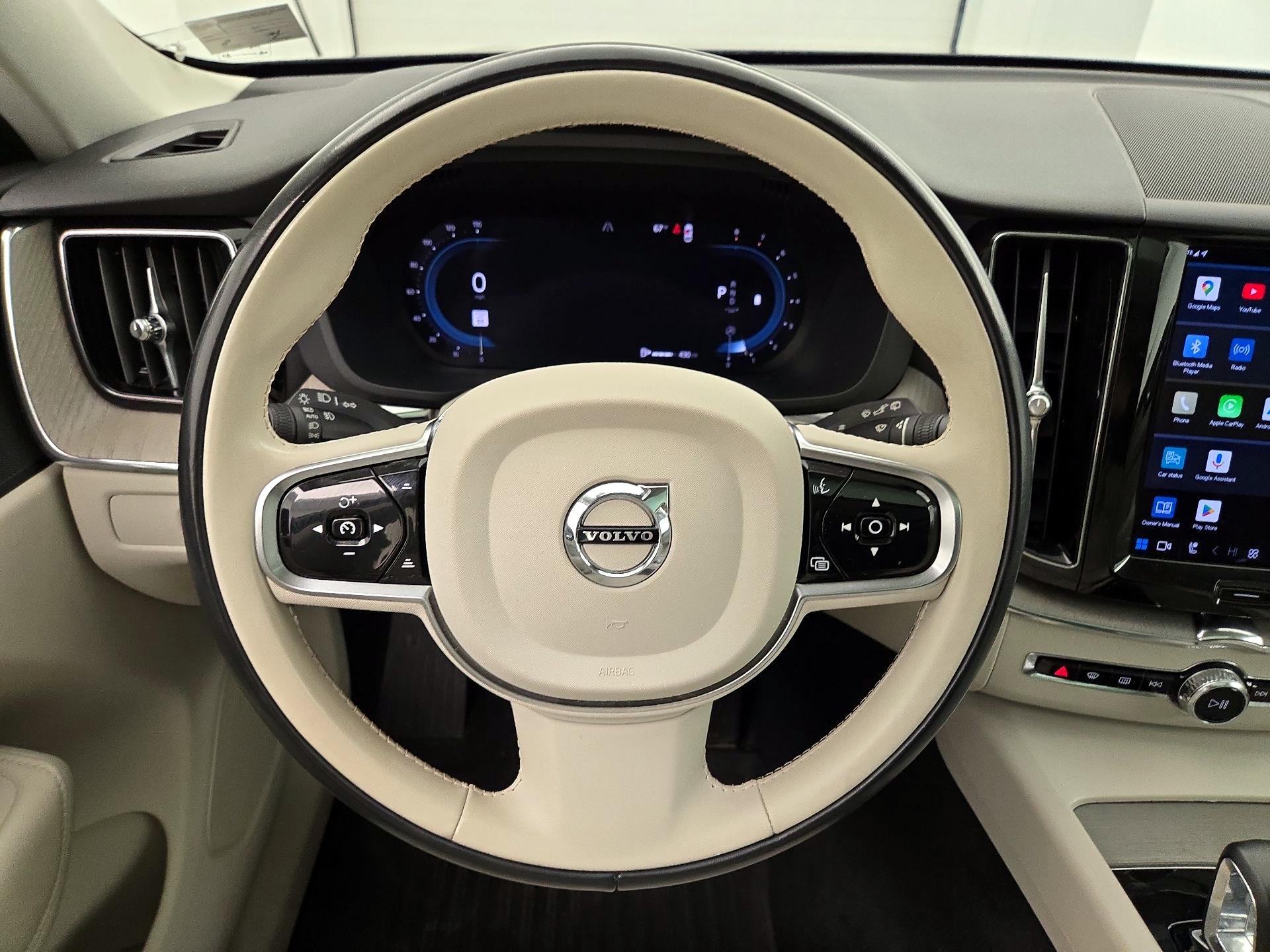 Thumbnail: 2023 Volvo XC60 - 10