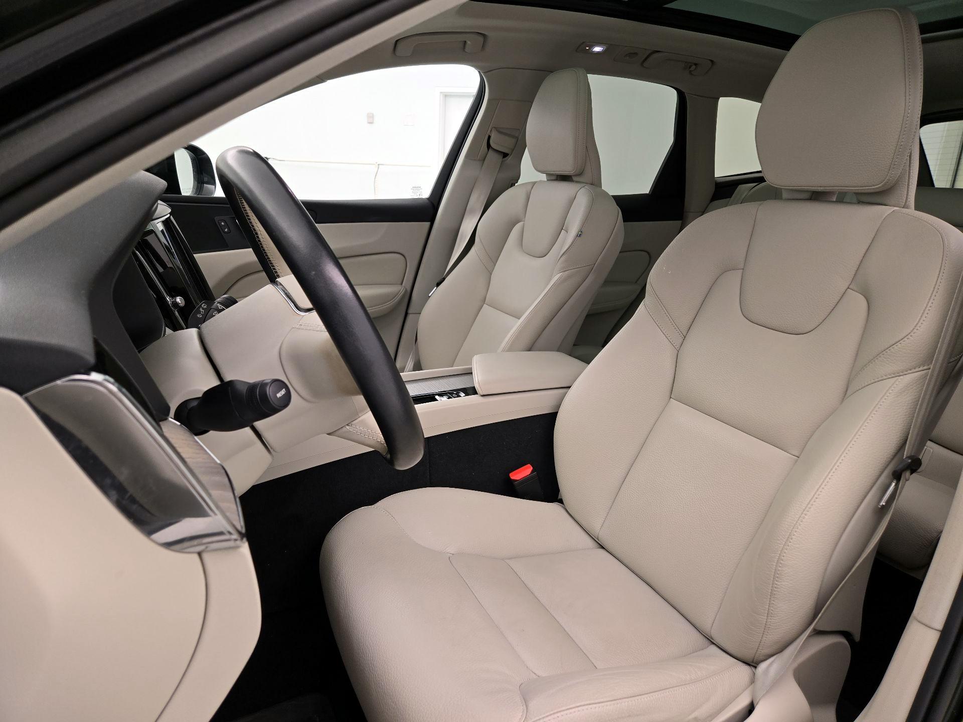 Thumbnail: 2023 Volvo XC60 - 11