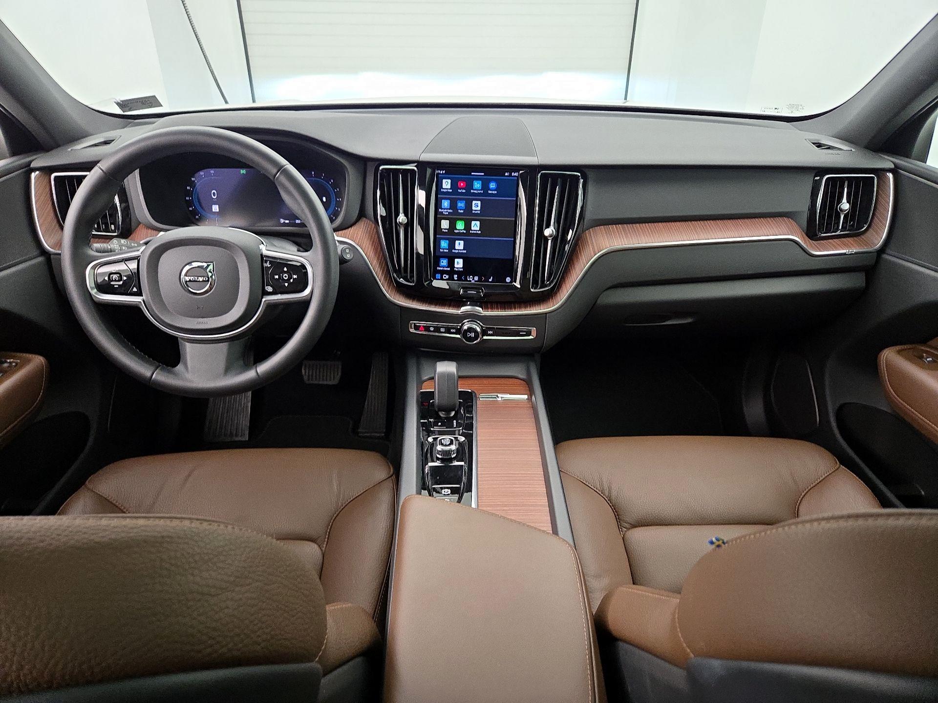 Thumbnail: 2023 Volvo XC60 - 9