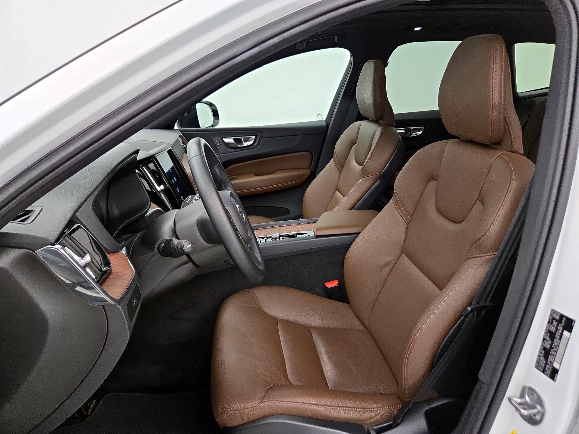 Thumbnail: 2023 Volvo XC60 - 11