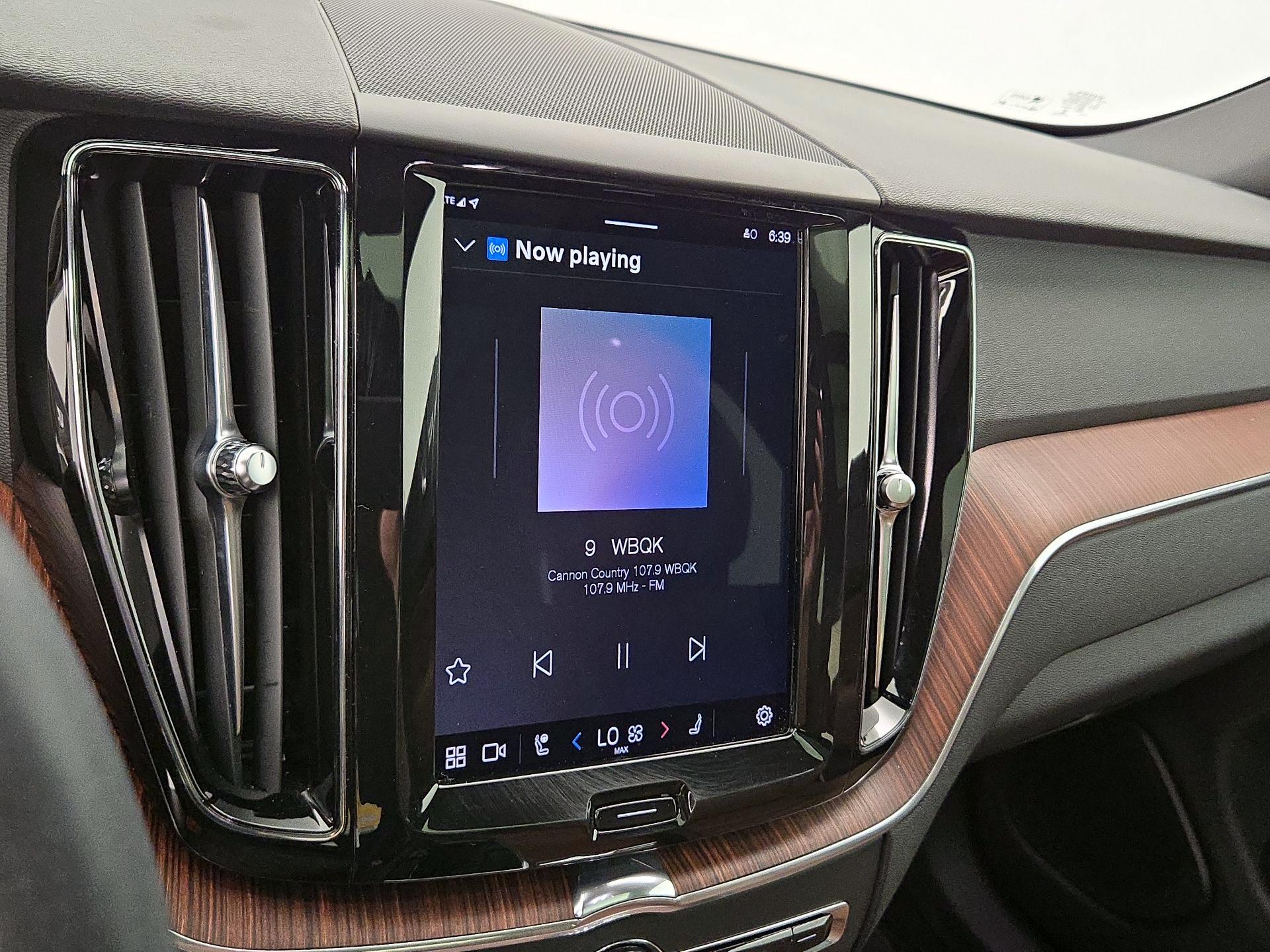 Thumbnail: 2023 Volvo XC60 - 15