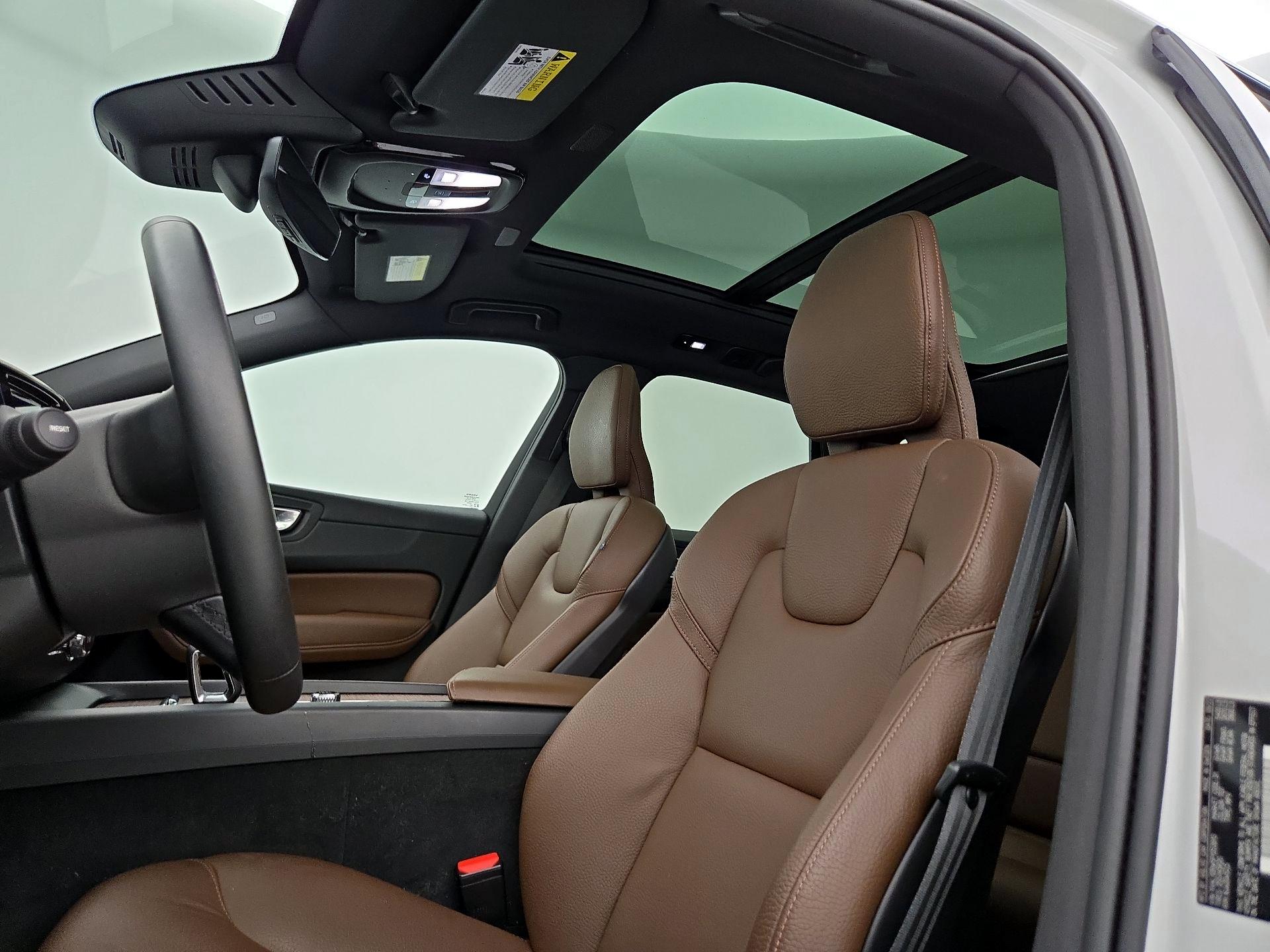 Thumbnail: 2023 Volvo XC60 - 19