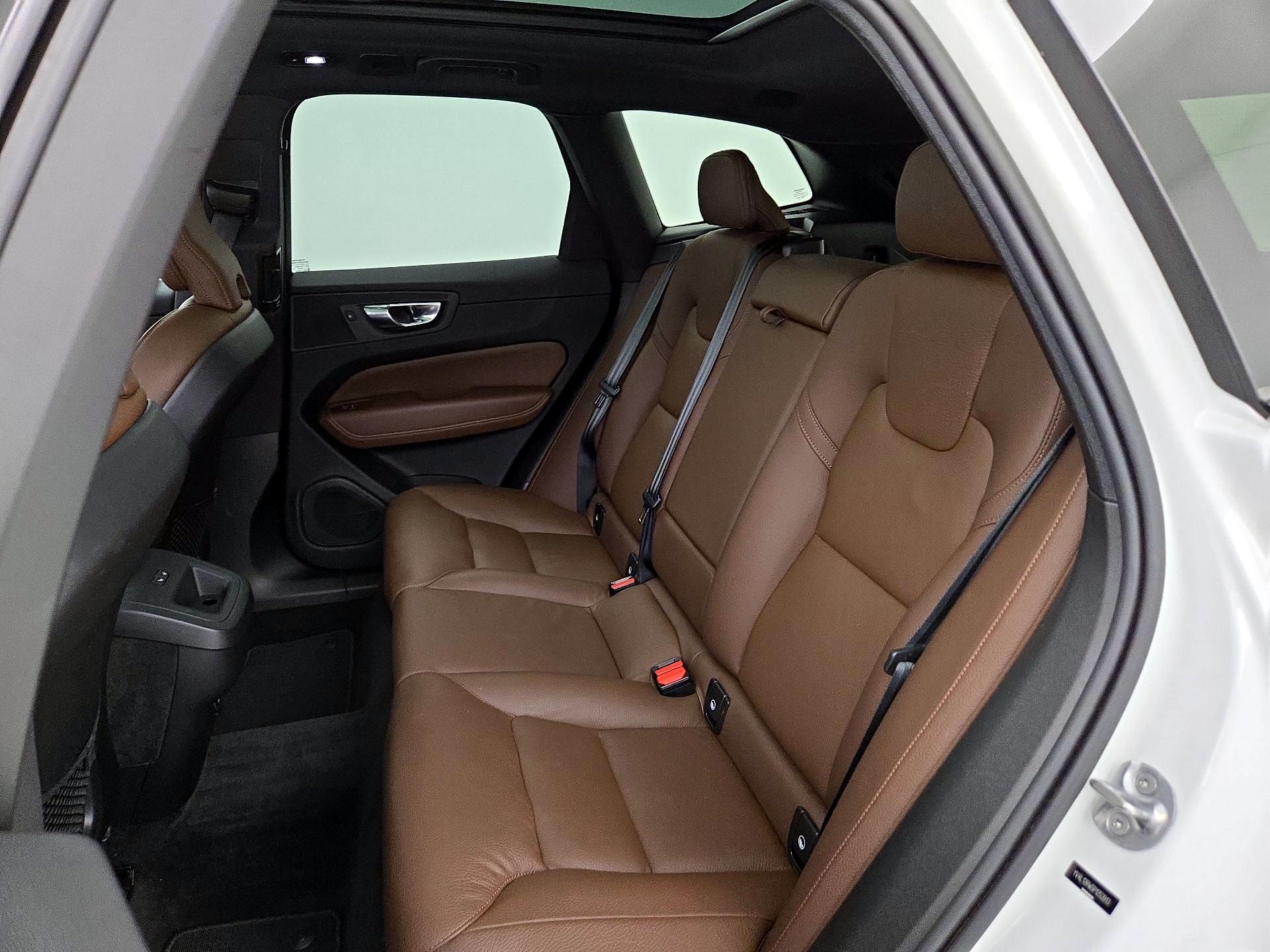 Thumbnail: 2023 Volvo XC60 - 20