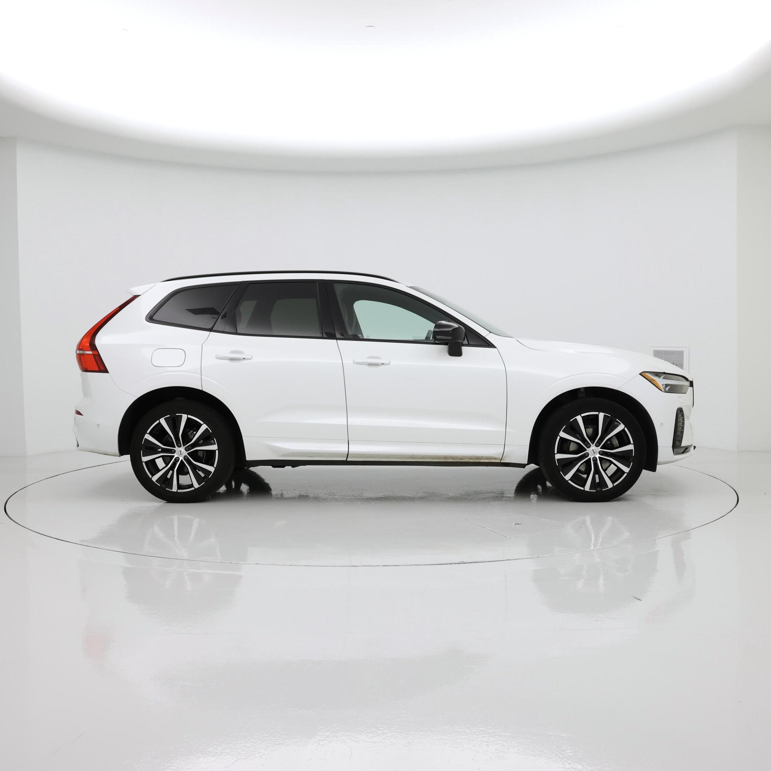 Thumbnail: 2023 Volvo XC60 - 7