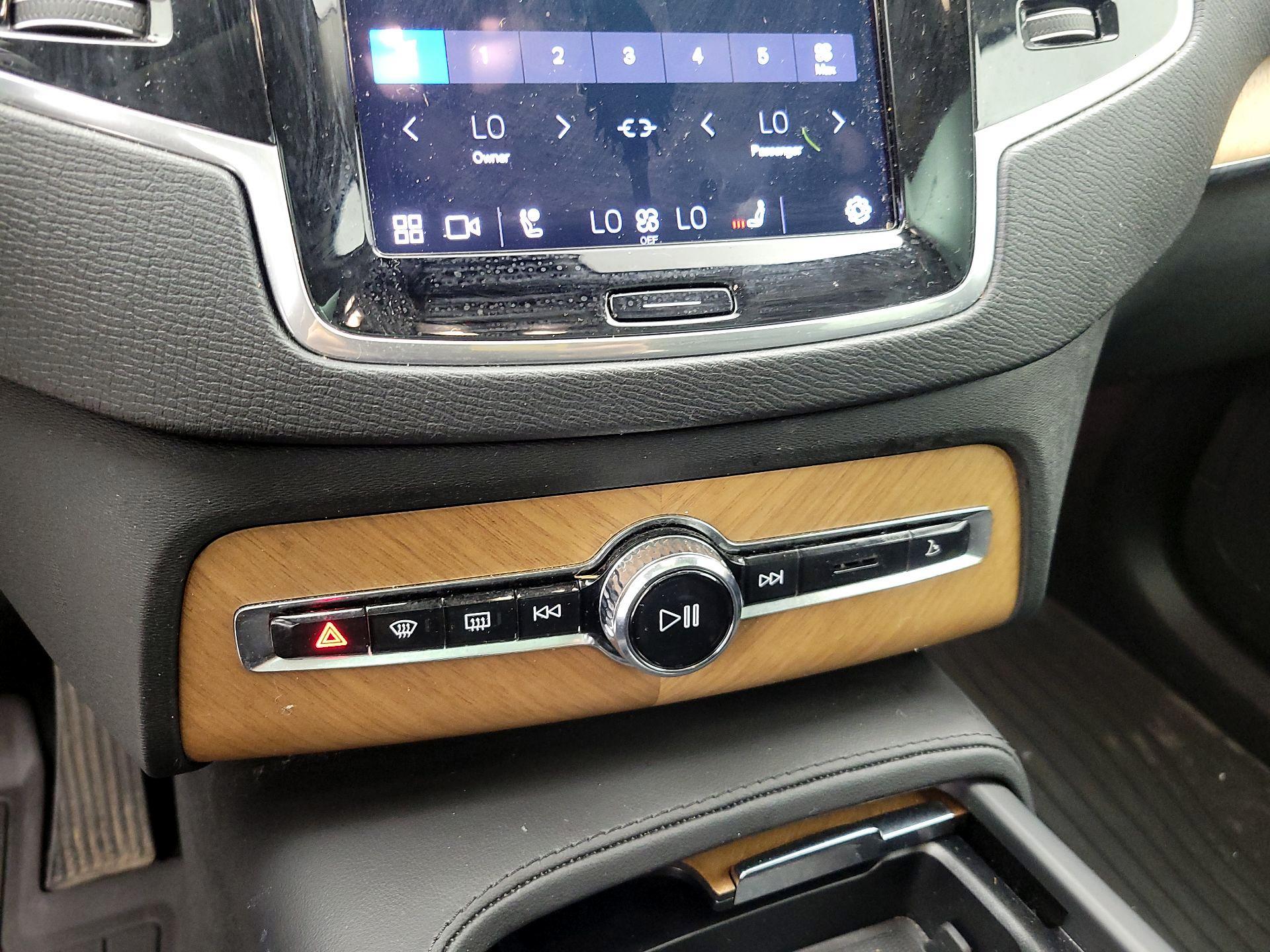 Thumbnail: 2023 Volvo XC90 - 16