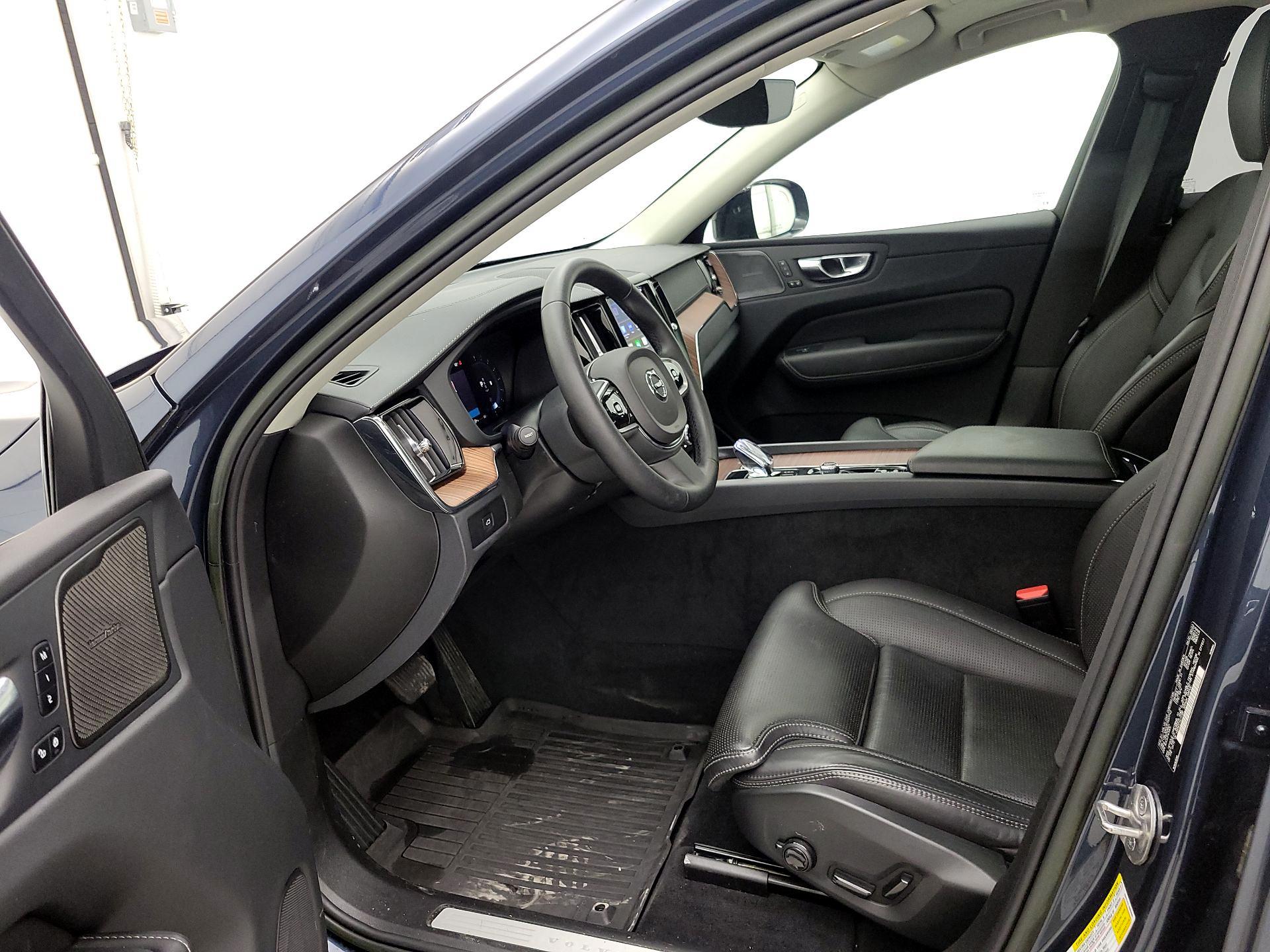 Thumbnail: 2023 Volvo XC60 - 11