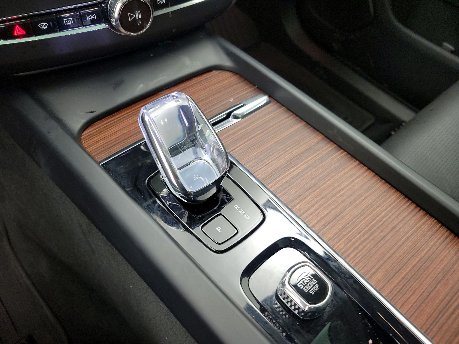 Thumbnail: 2023 Volvo XC60 - 17