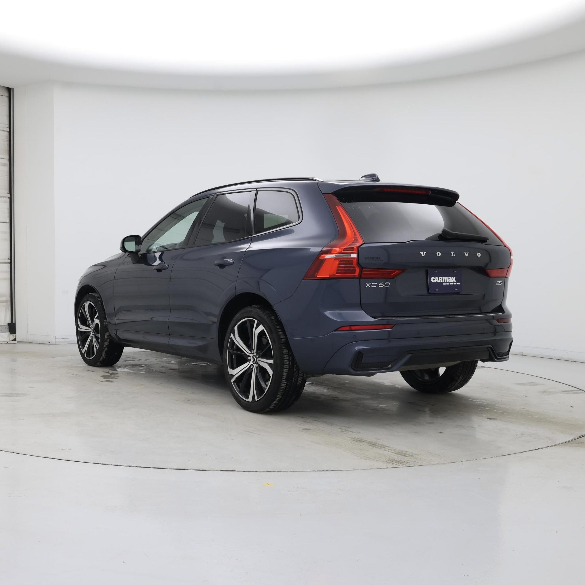 Thumbnail: 2023 Volvo XC60 - 2