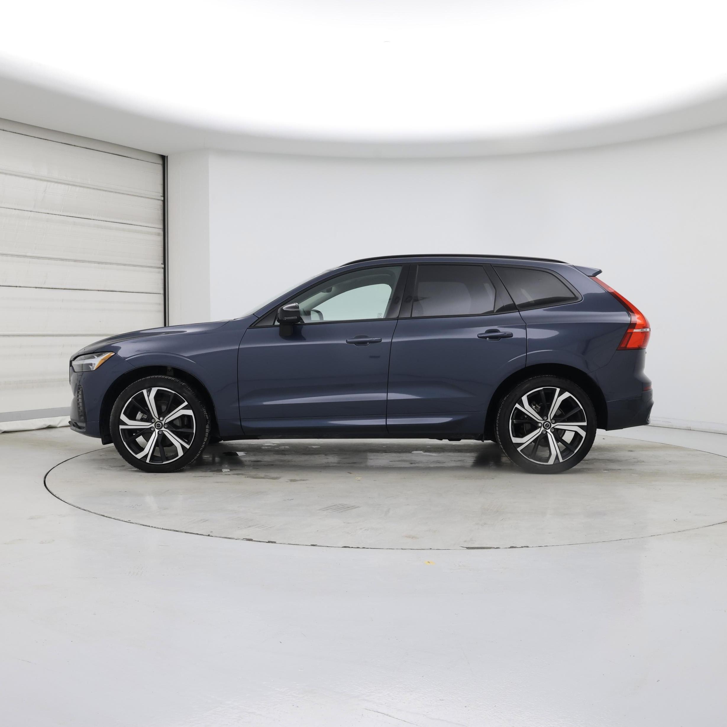 Thumbnail: 2023 Volvo XC60 - 3