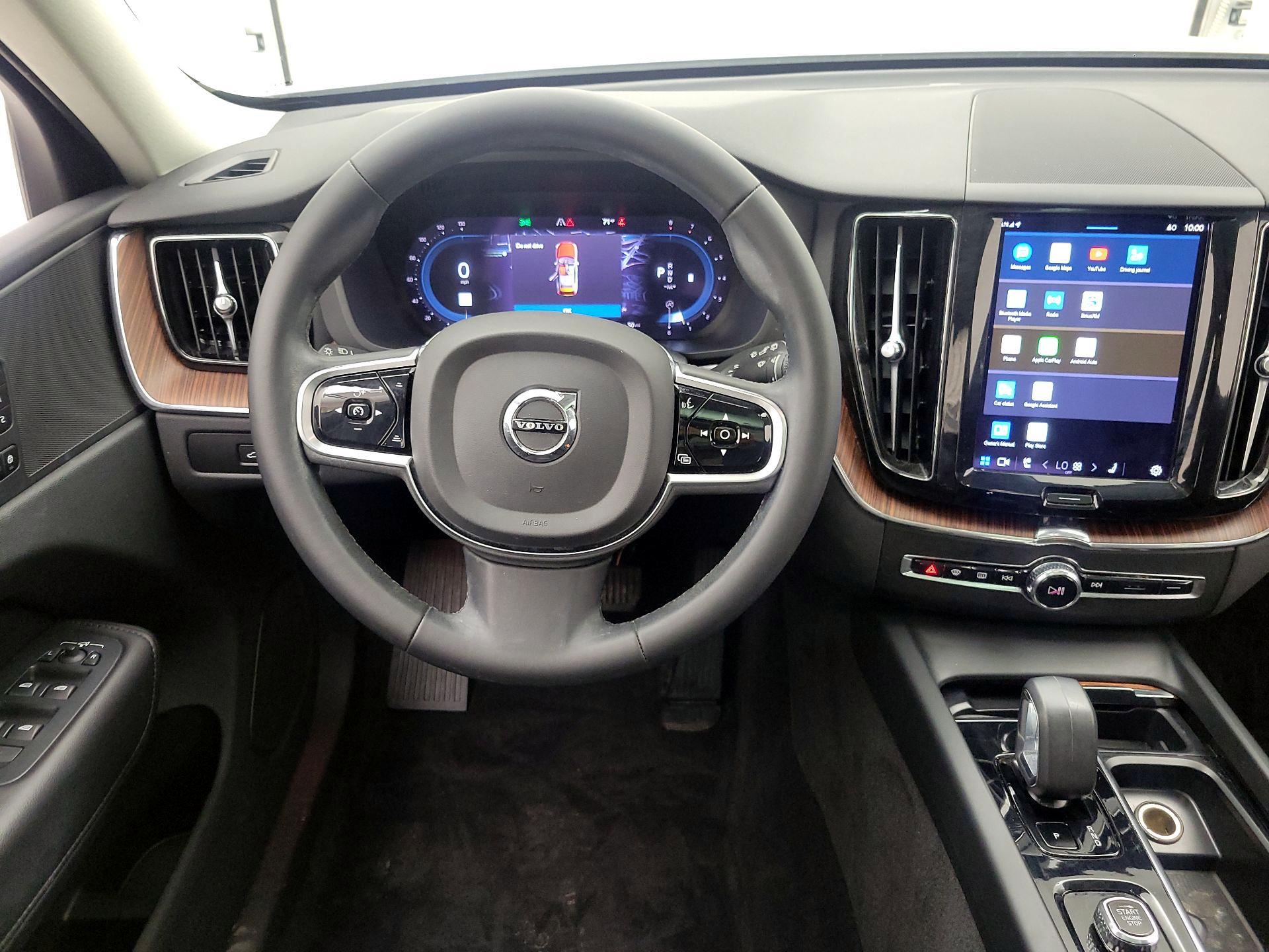 Thumbnail: 2023 Volvo XC60 - 10