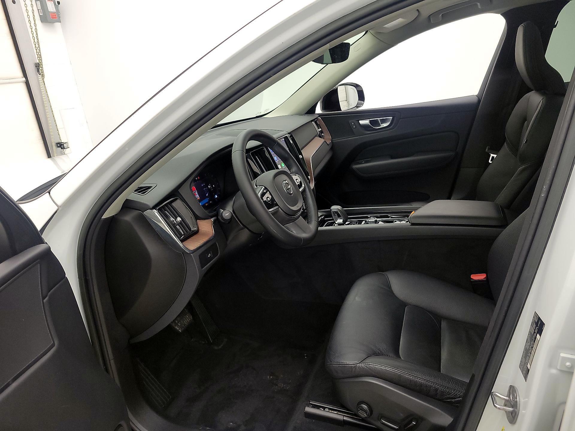 Thumbnail: 2023 Volvo XC60 - 11