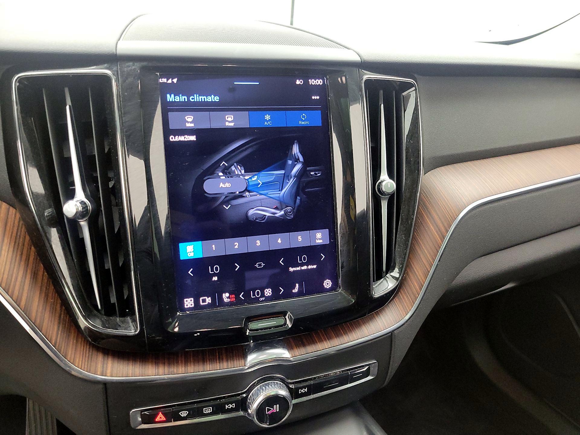 Thumbnail: 2023 Volvo XC60 - 16